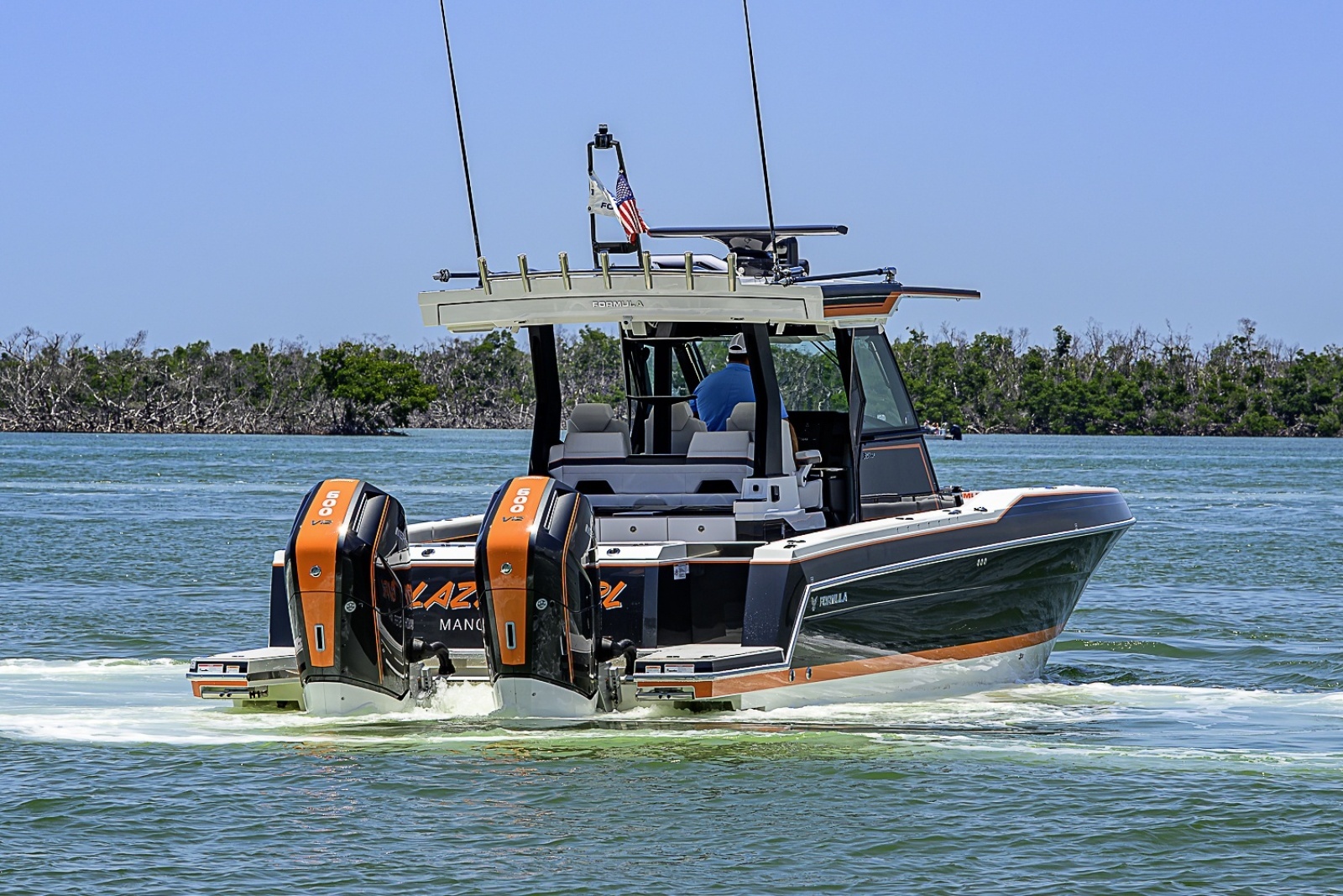 2024 Formula 387 Center Console Fish
