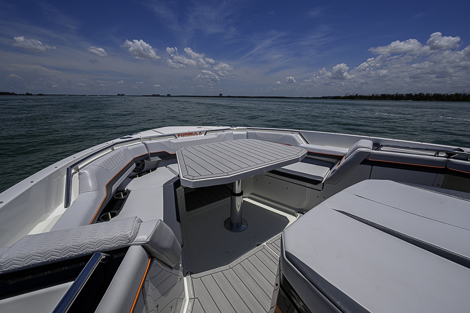 2024 Formula 387 Center Console Fish
