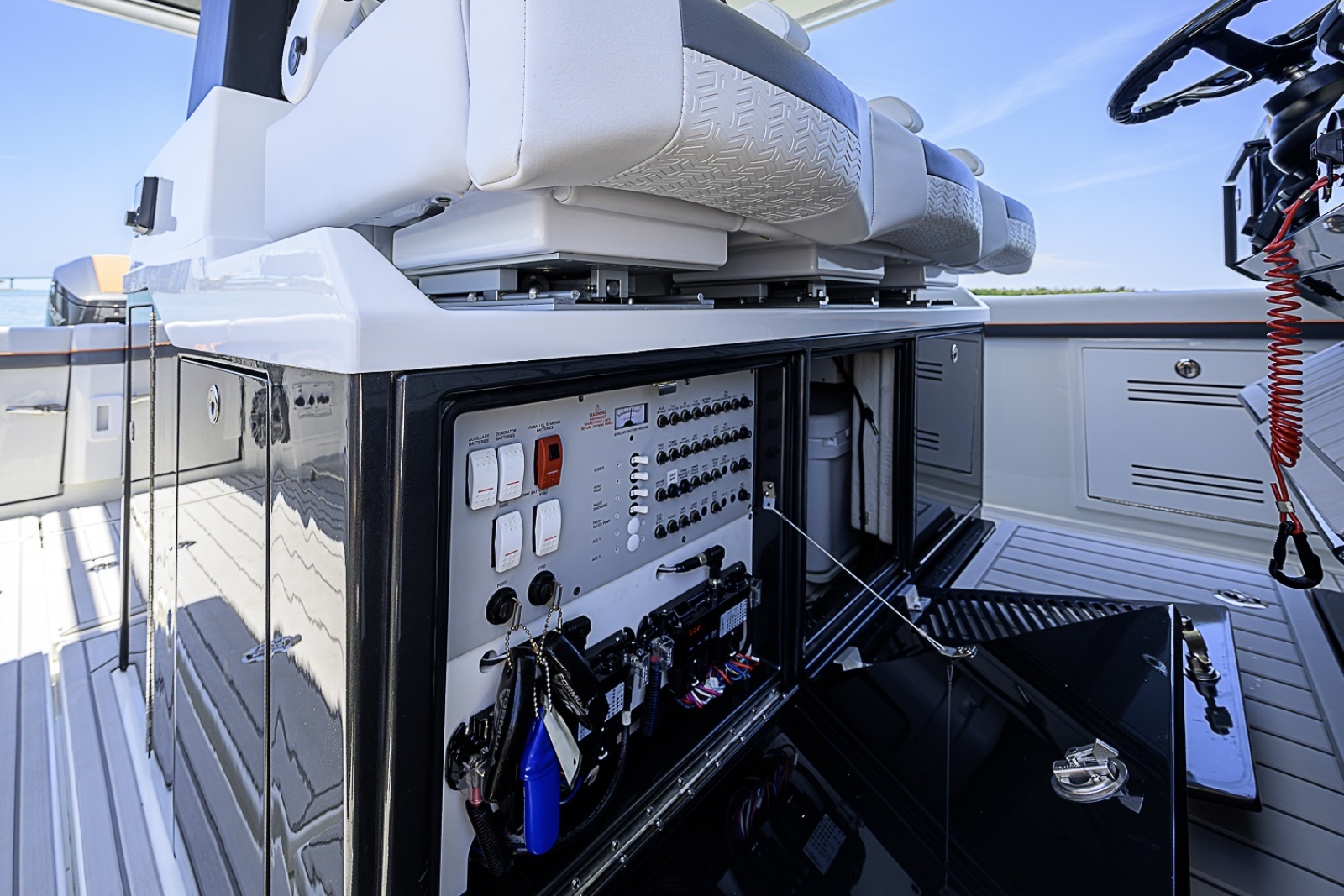2024 Formula 387 Center Console Fish