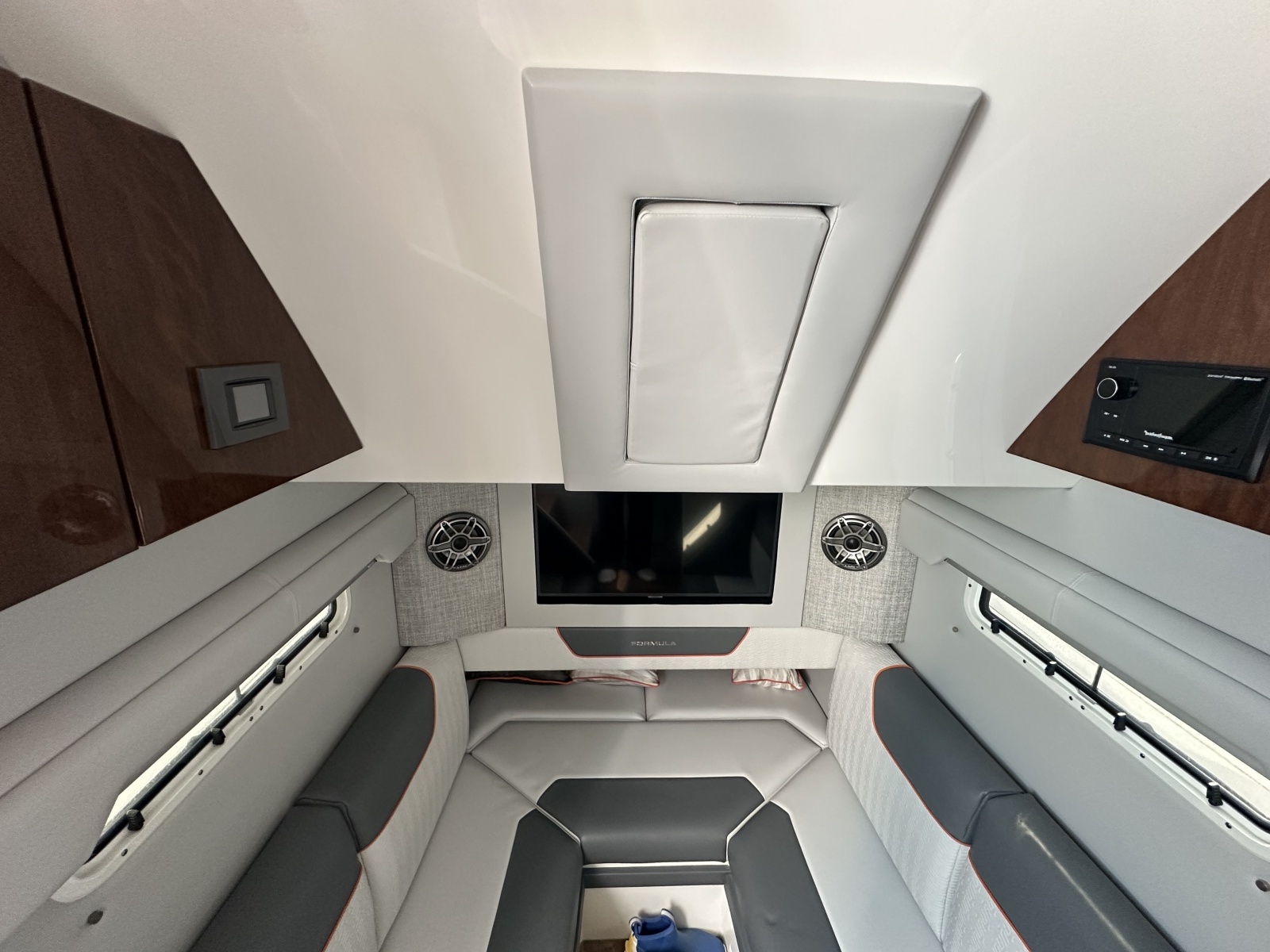 2024 Formula 387 Center Console Fish