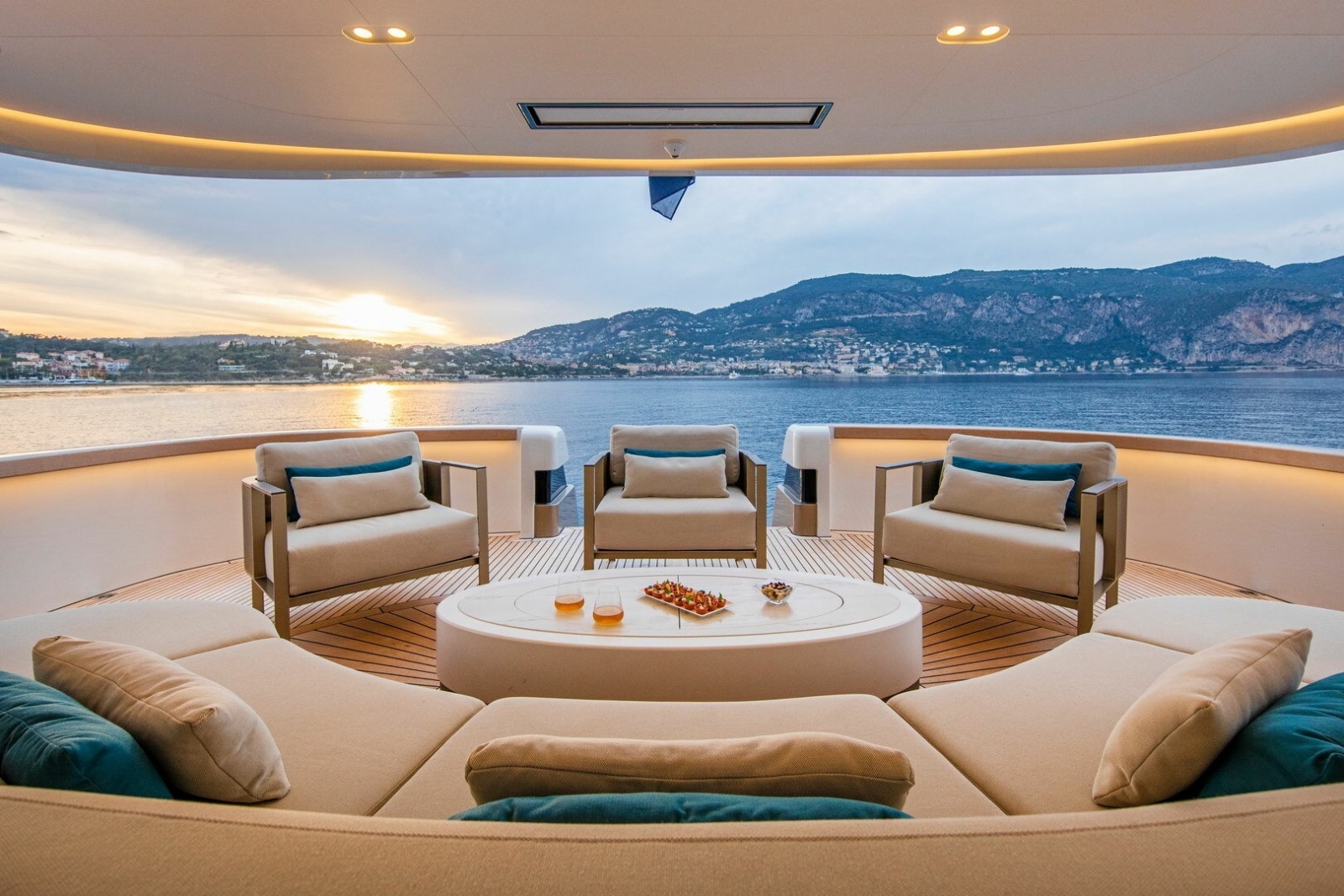 2022 Van der Valk 34M Explorer