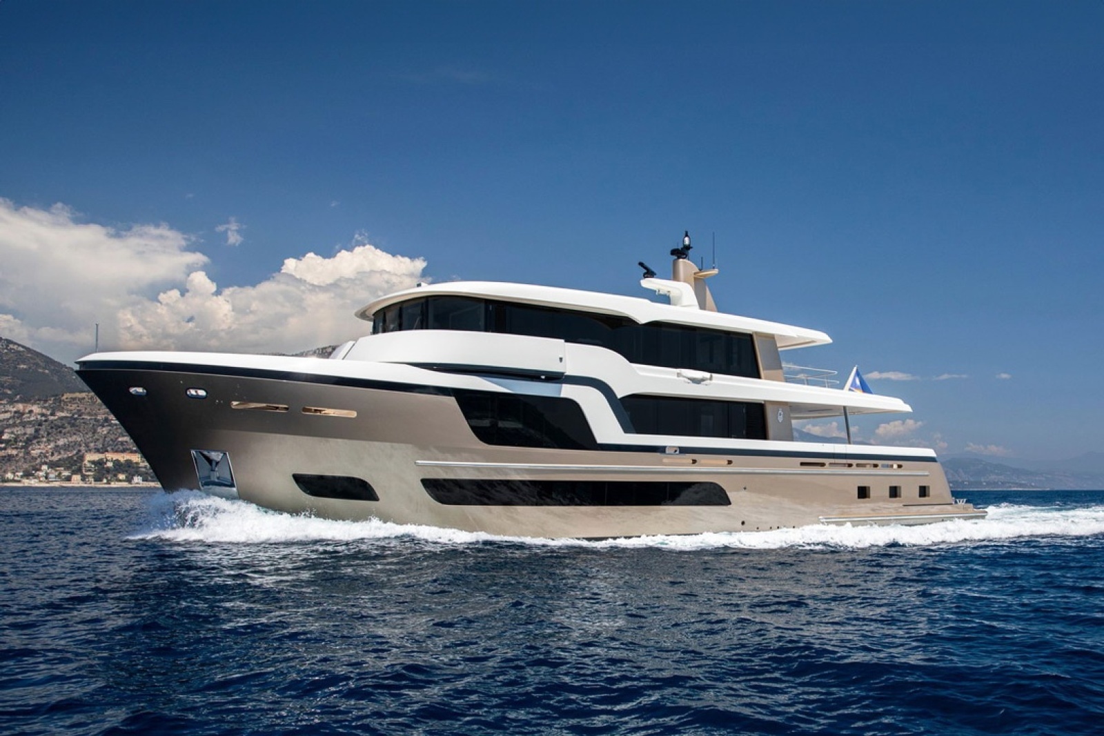 2022 Van der Valk 34M Explorer