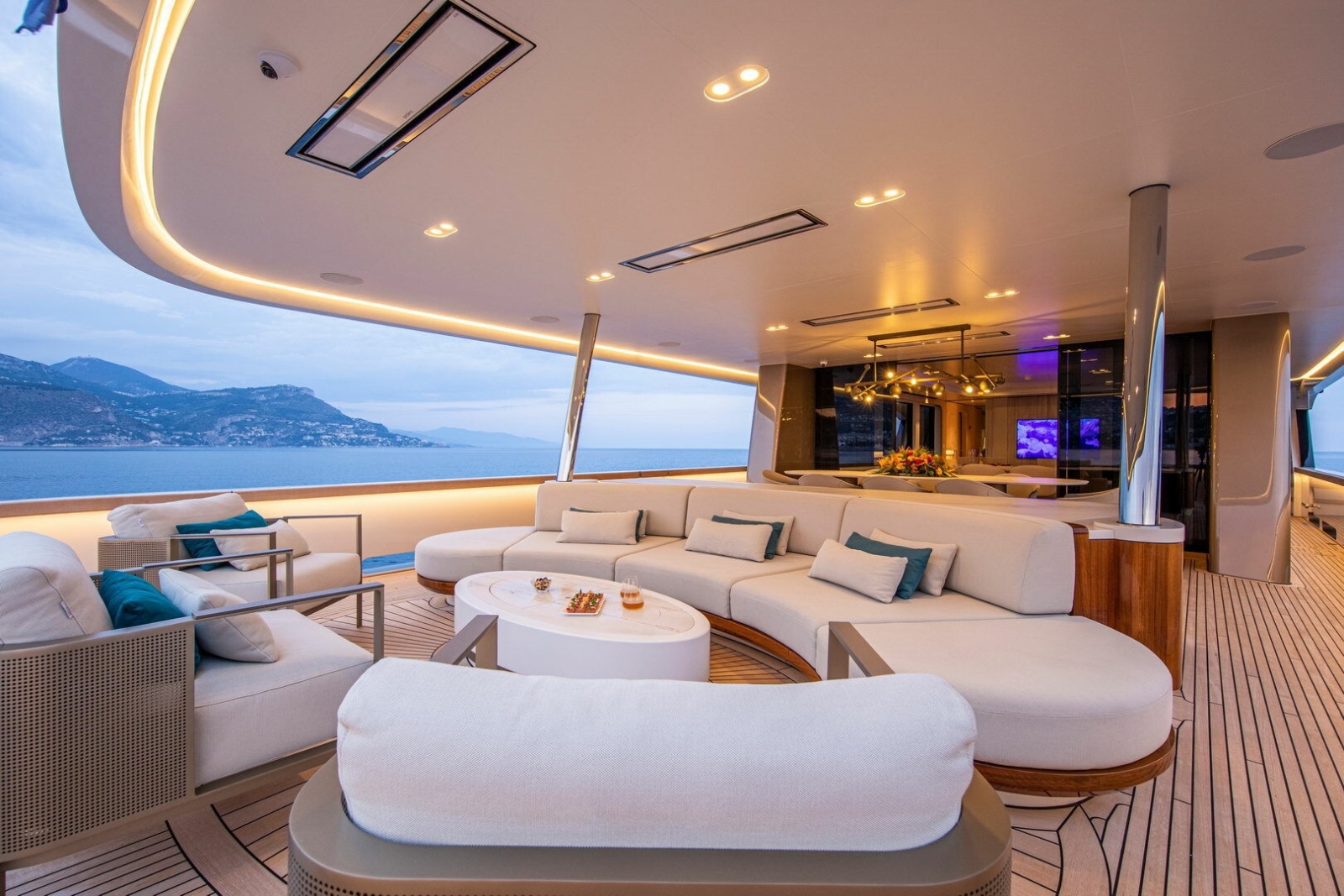 2022 Van der Valk 34M Explorer