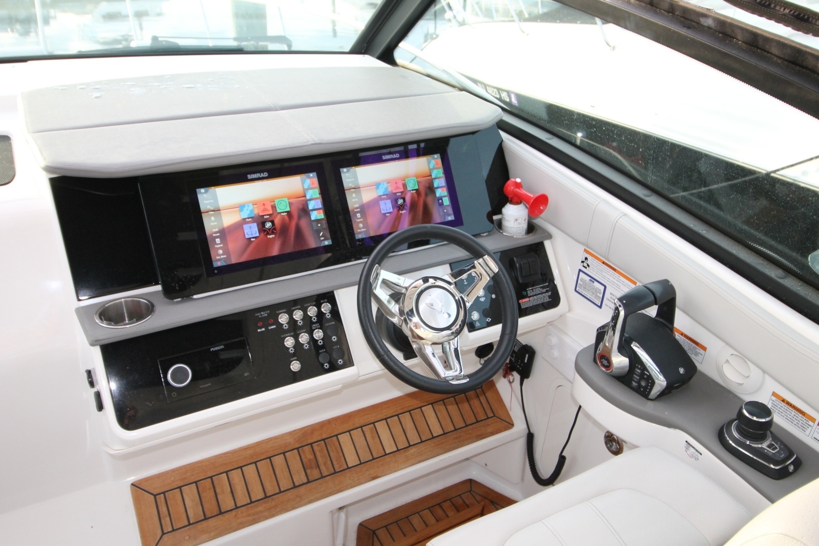 2023 Sea Ray Sundancer 320