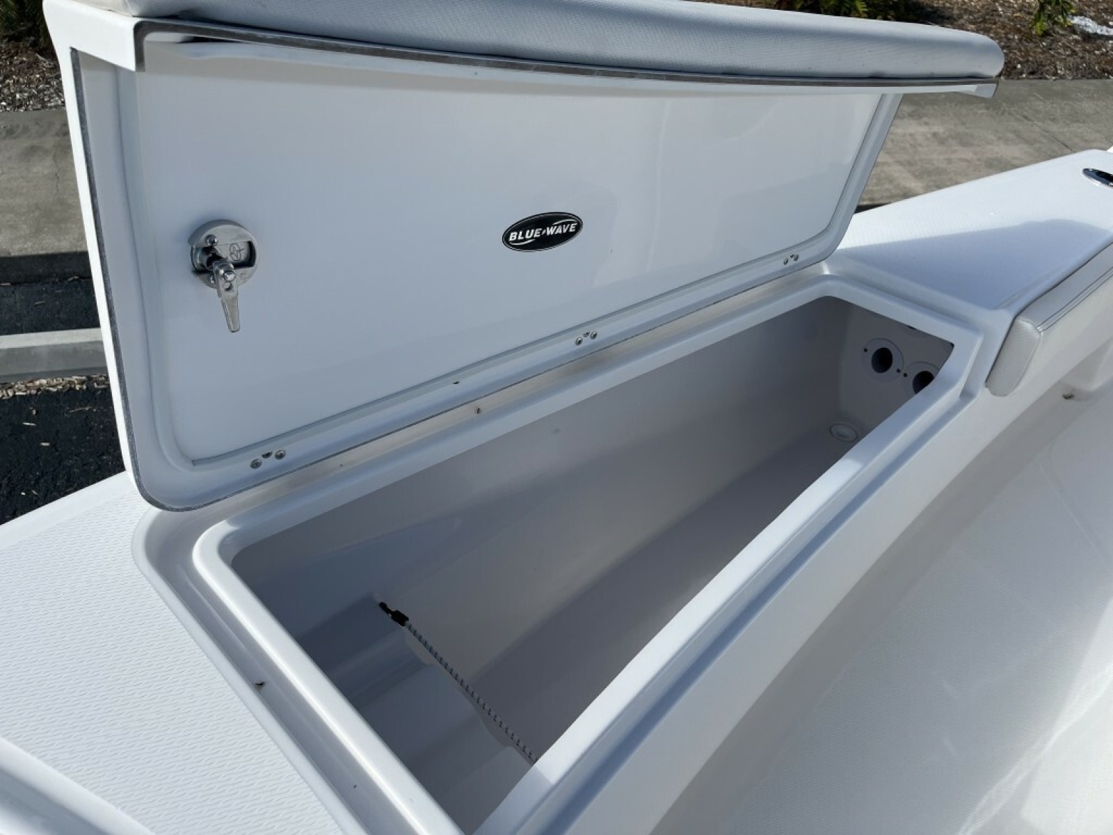 28ft Blue Wave Yacht For Sale