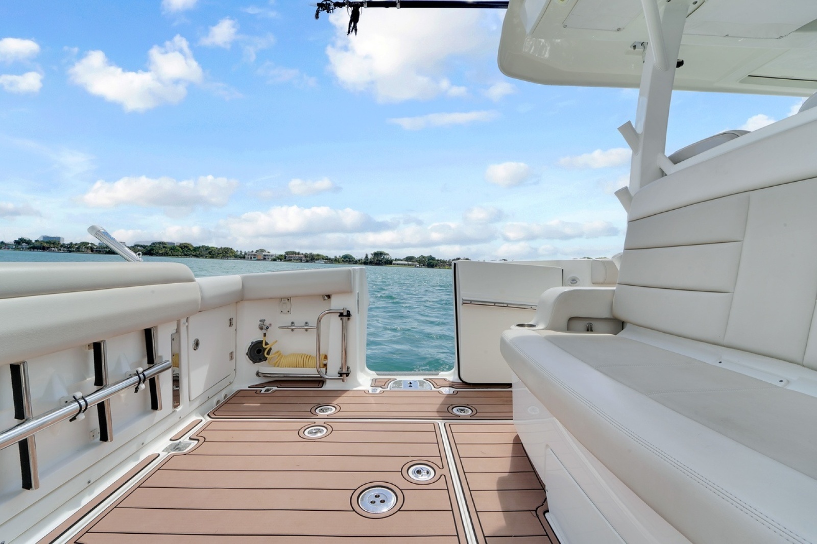 2020 Boston Whaler 380 Outrage
