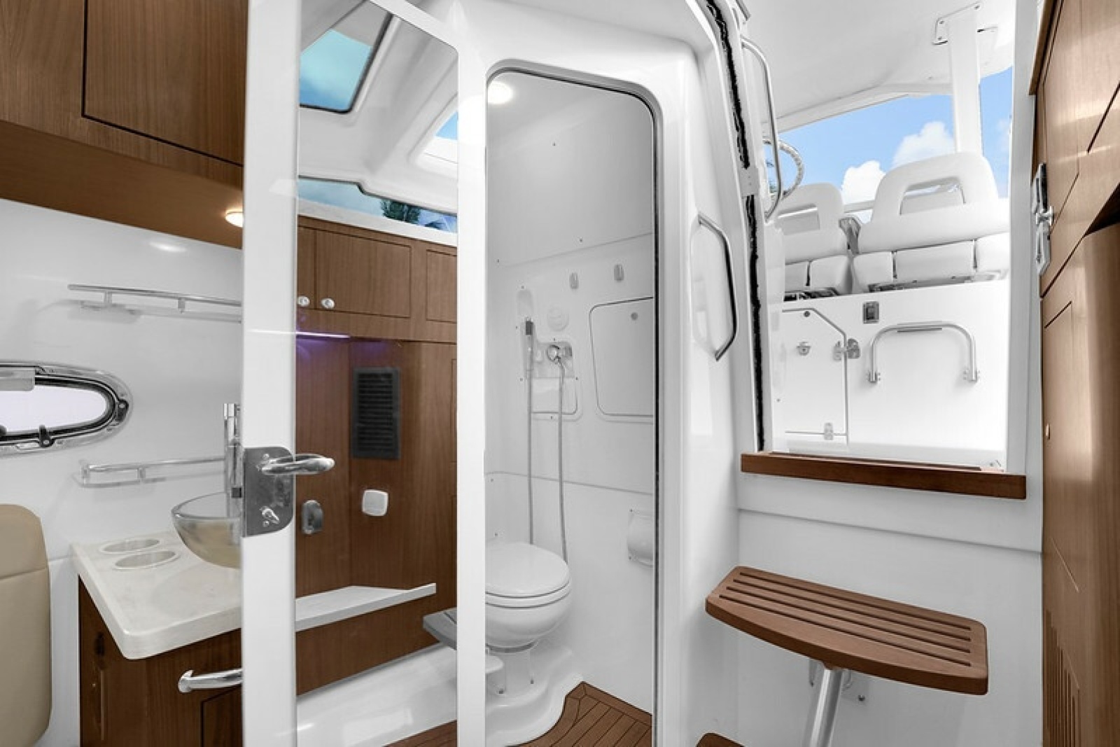 2020 Boston Whaler 380 Outrage