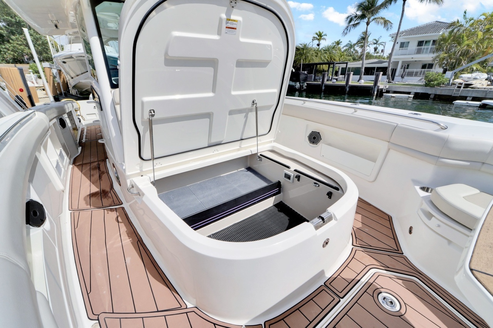 2020 Boston Whaler 380 Outrage