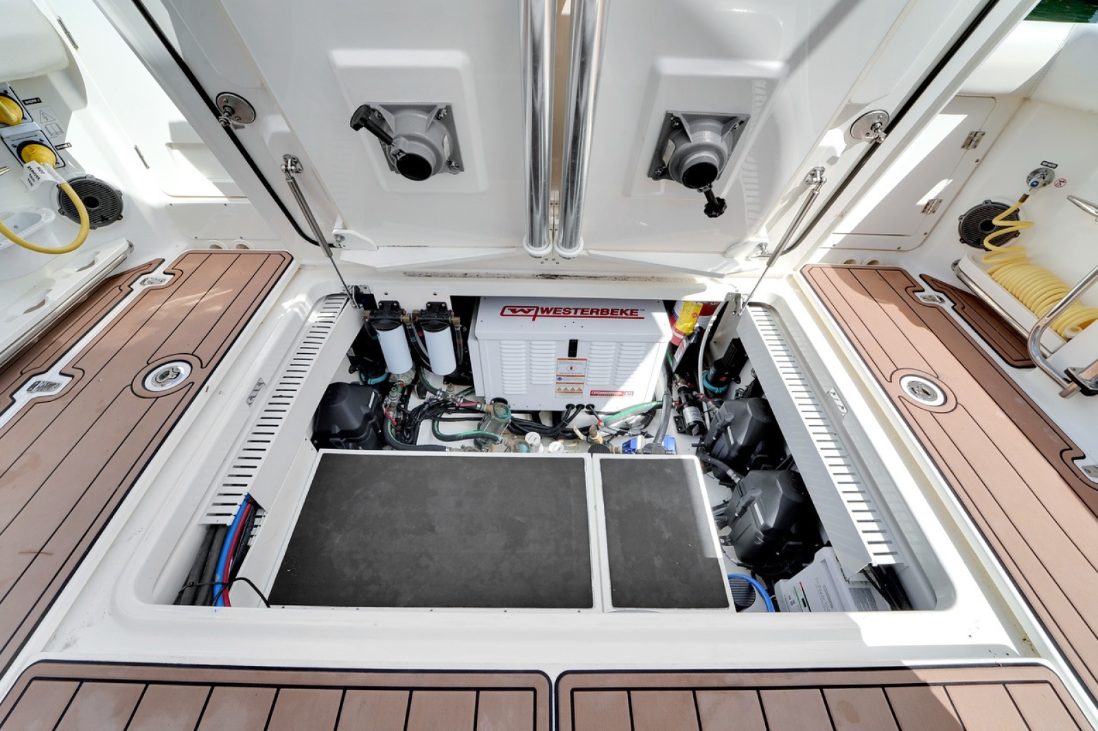 2020 Boston Whaler 380 Outrage