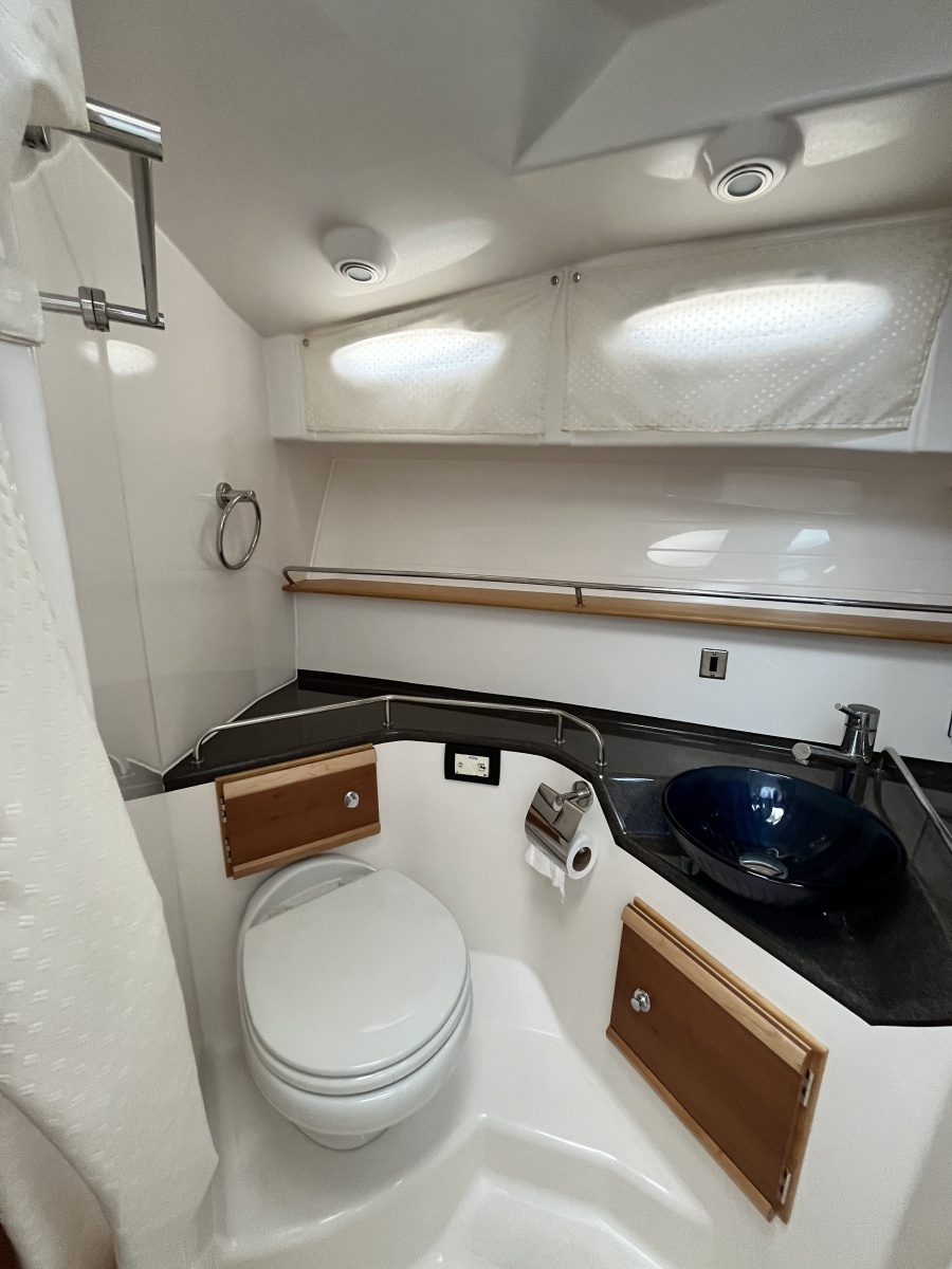 2023 Cutwater 32 Coupe