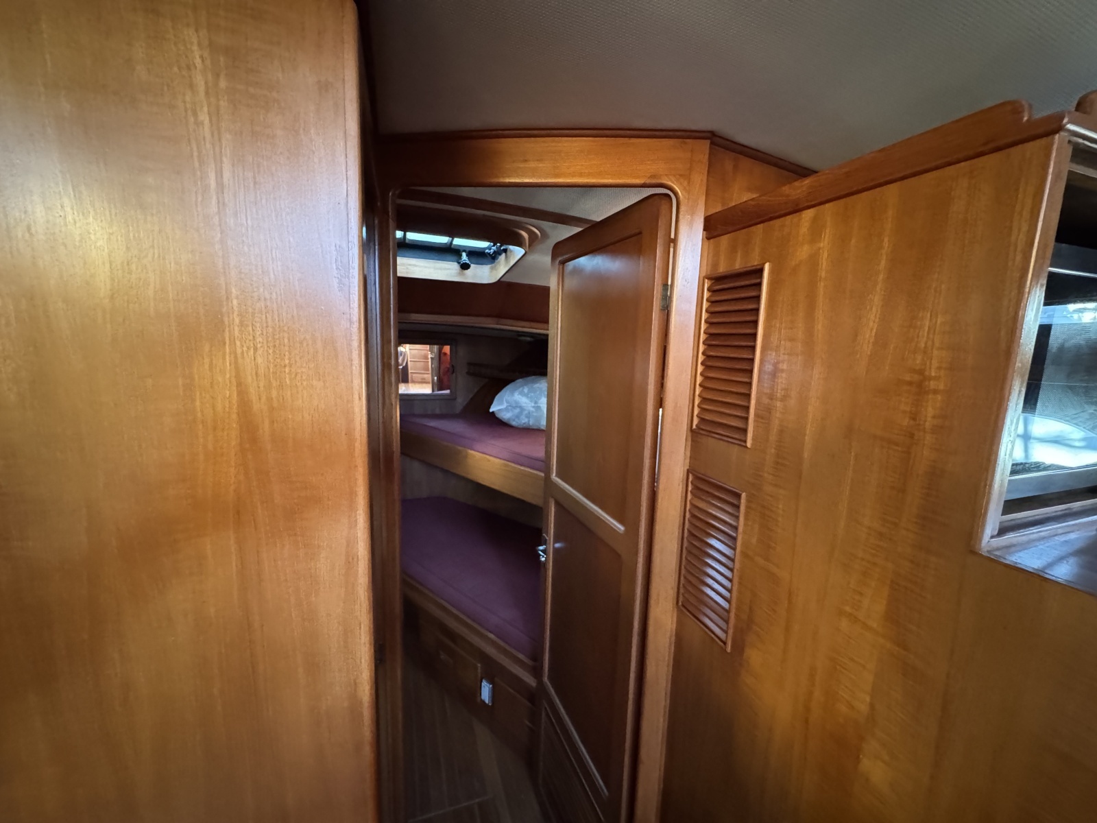 1987 President 37 Sundeck