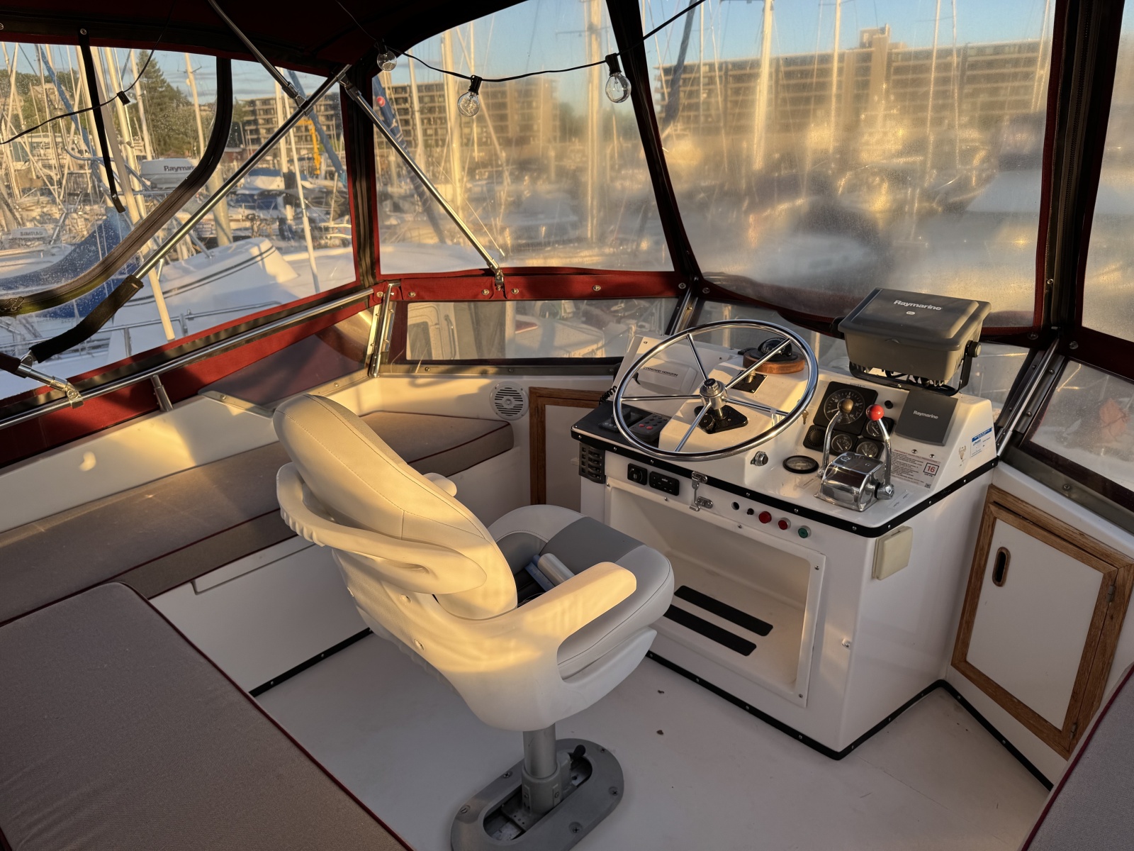 1987 President 37 Sundeck