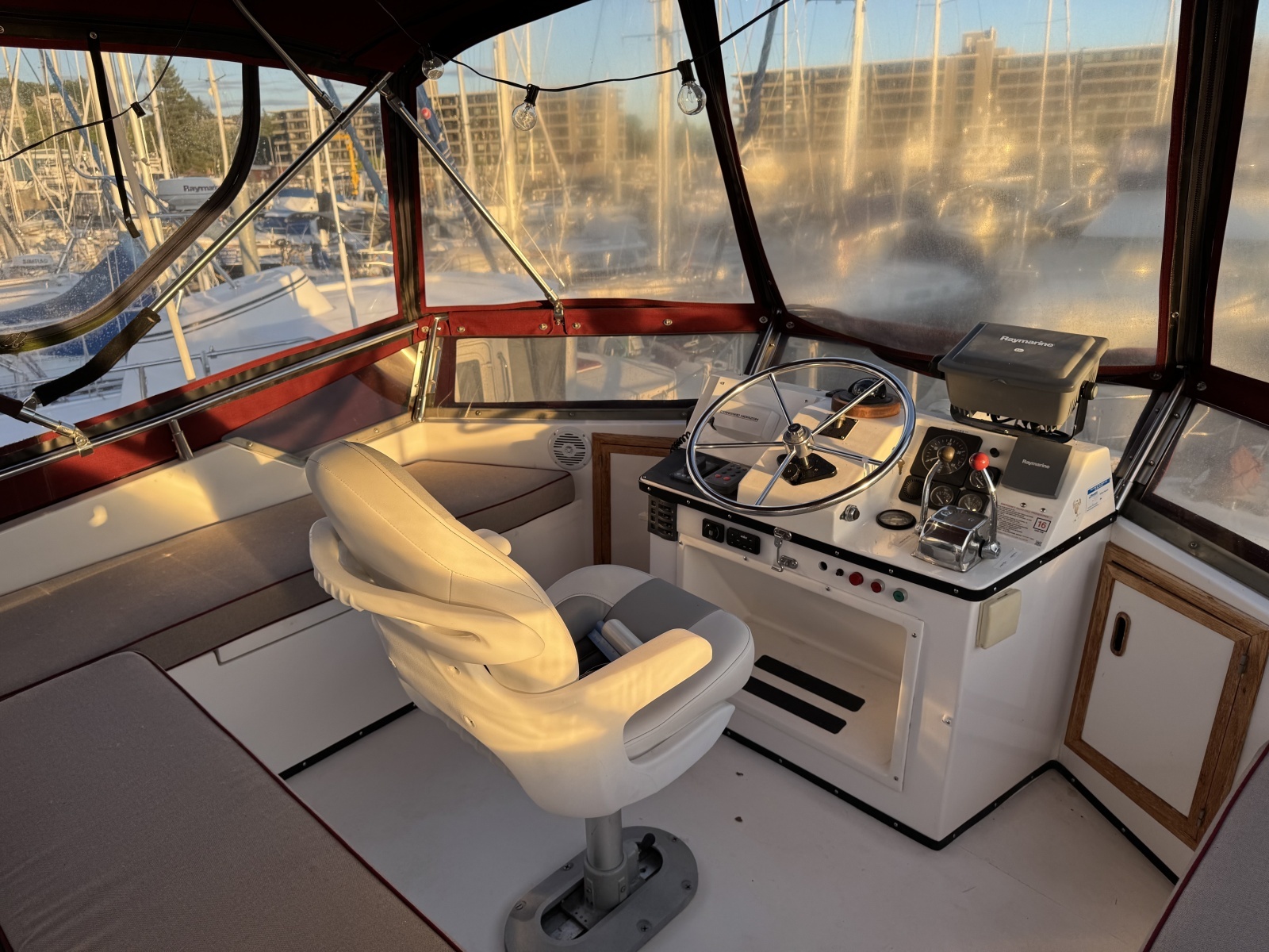 1987 President 37 Sundeck