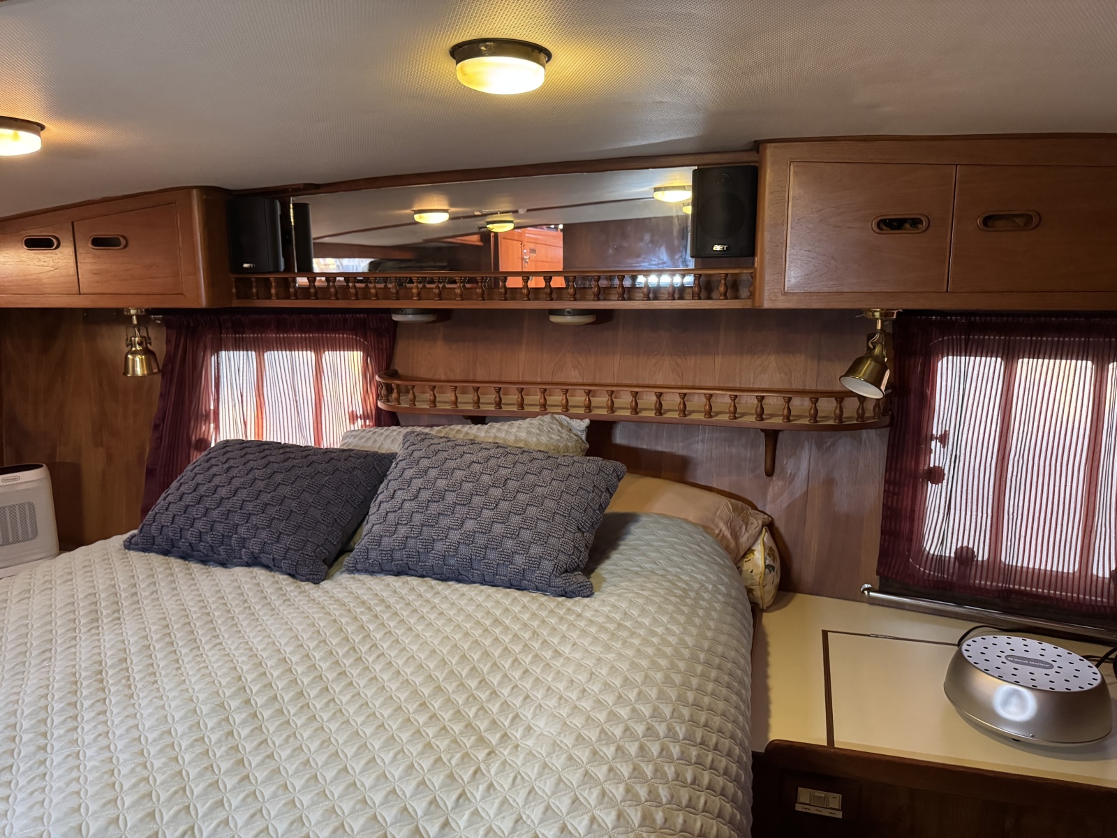 1987 President 37 Sundeck