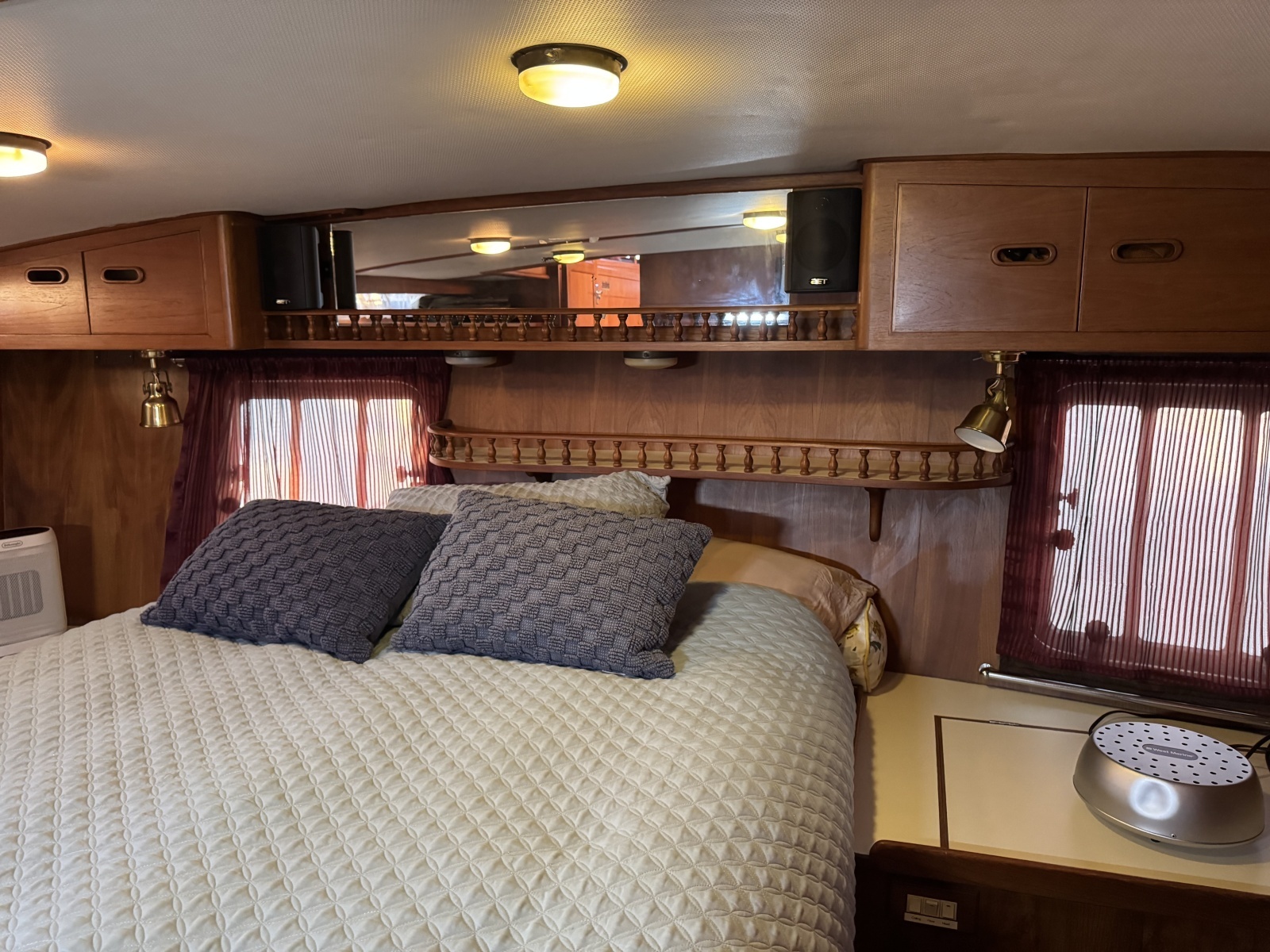 1987 President 37 Sundeck