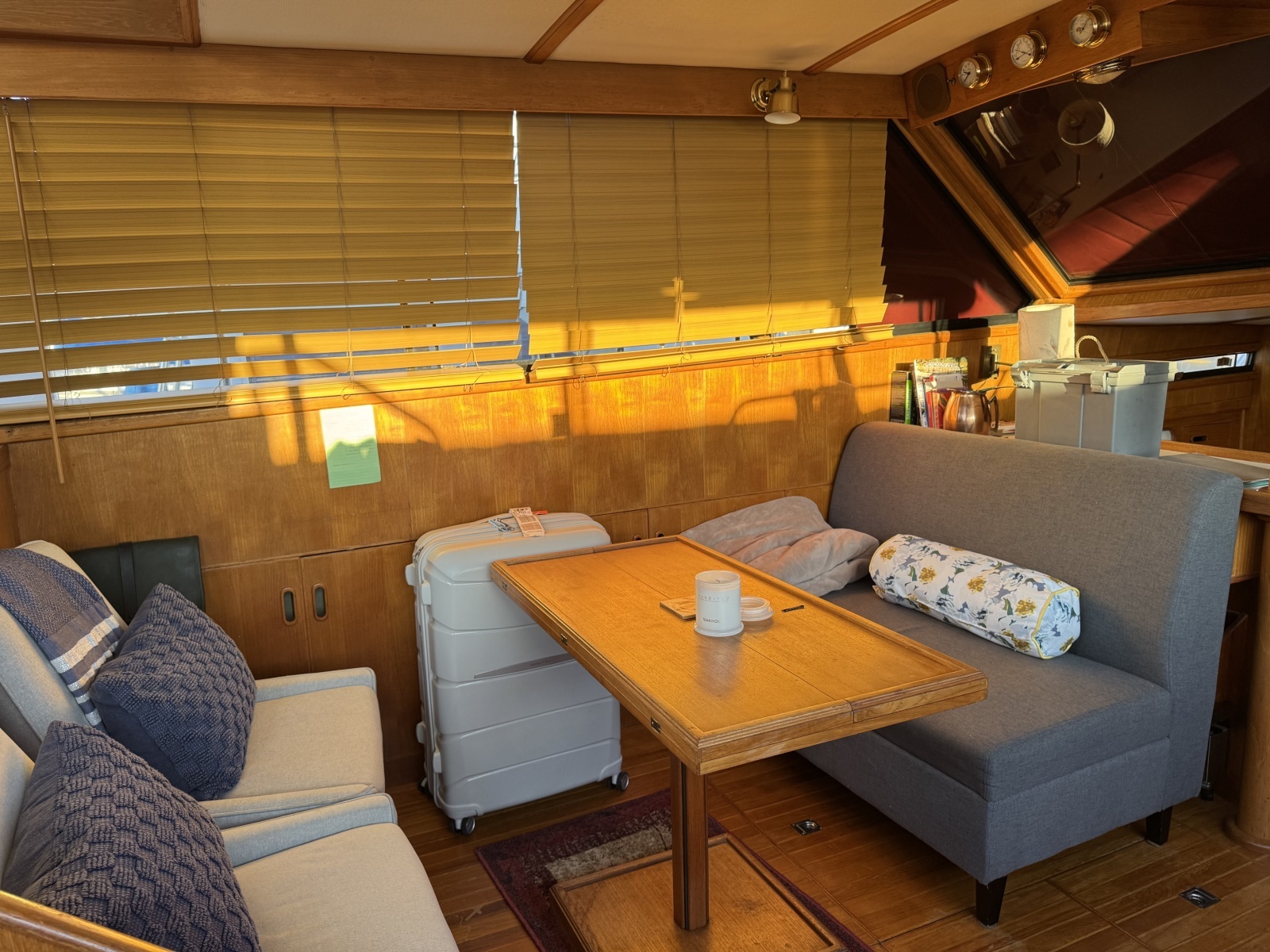 1987 President 37 Sundeck
