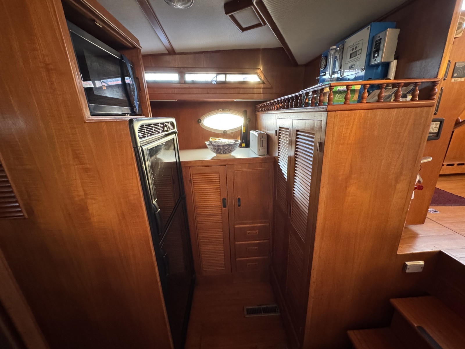 1987 President 37 Sundeck