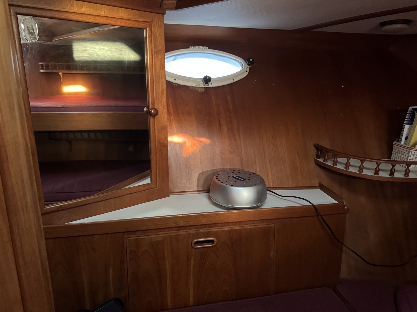 1987 President 37 Sundeck