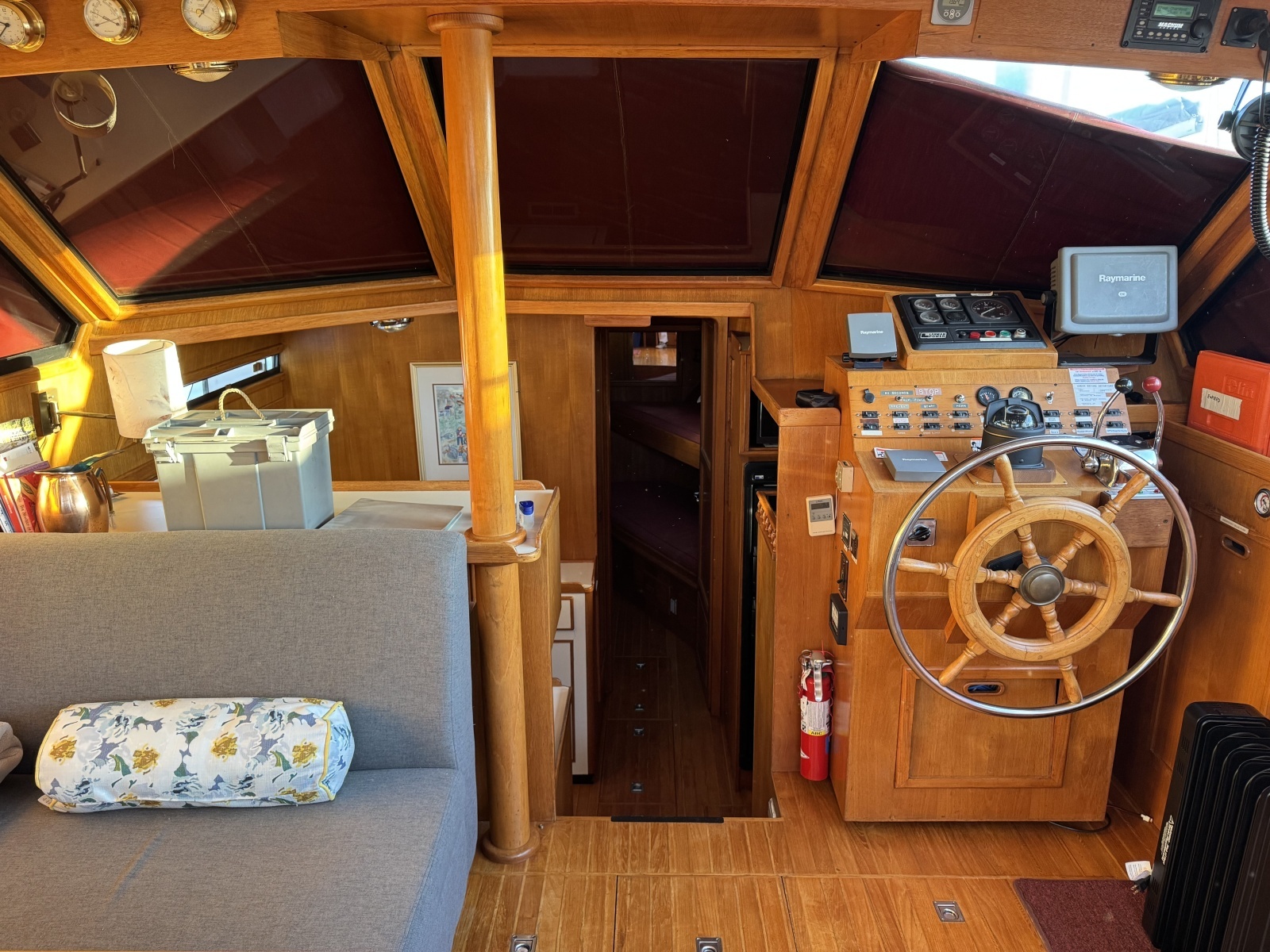 1987 President 37 Sundeck