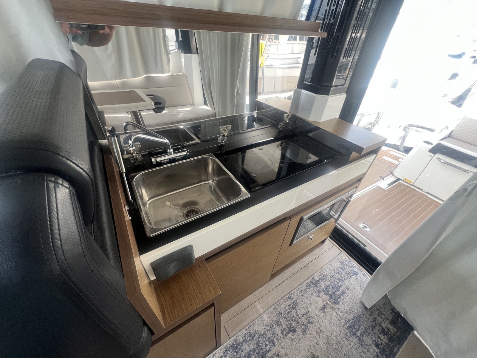 2019 Jeanneau NC 33