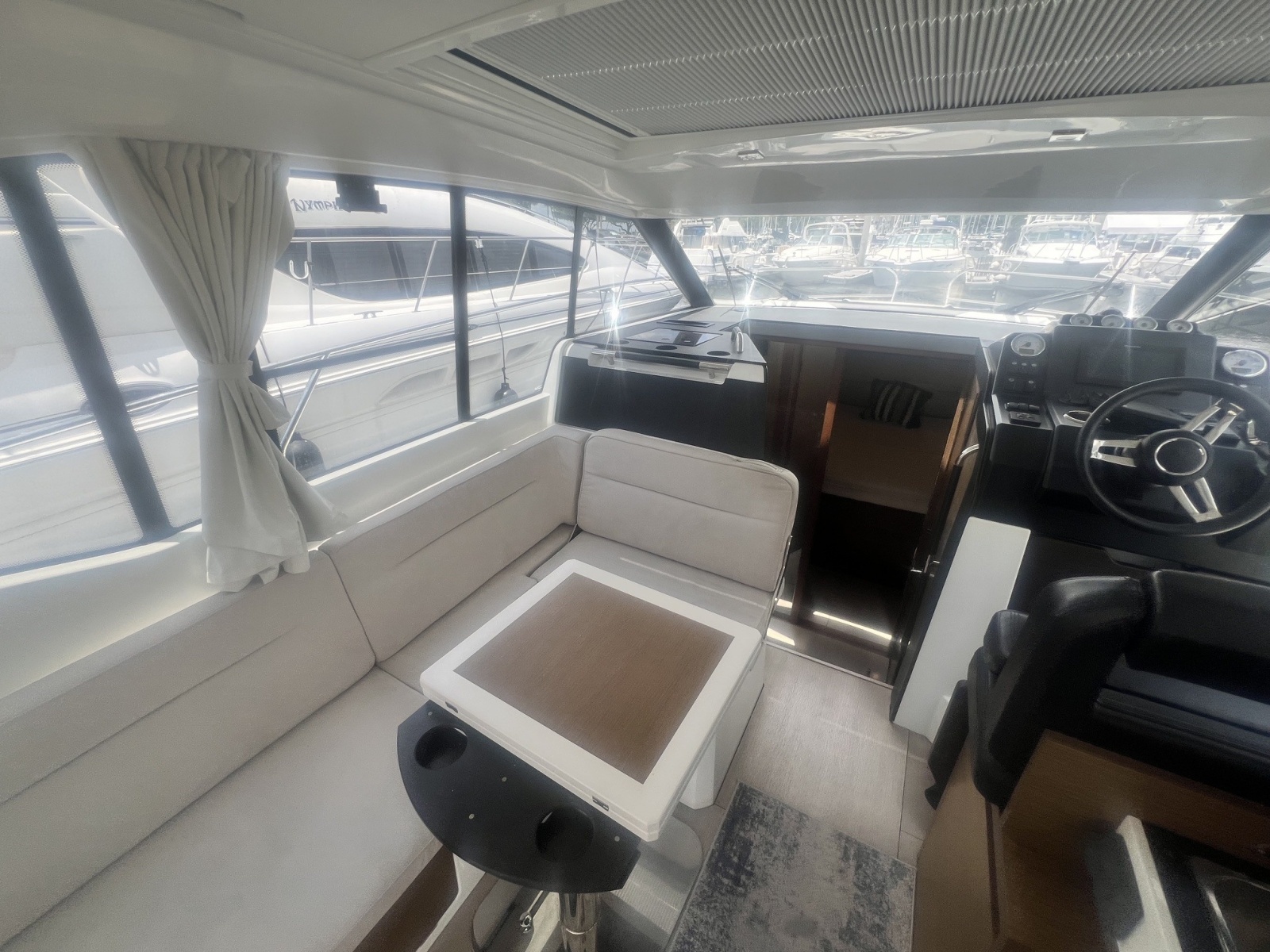 2019 Jeanneau NC 33