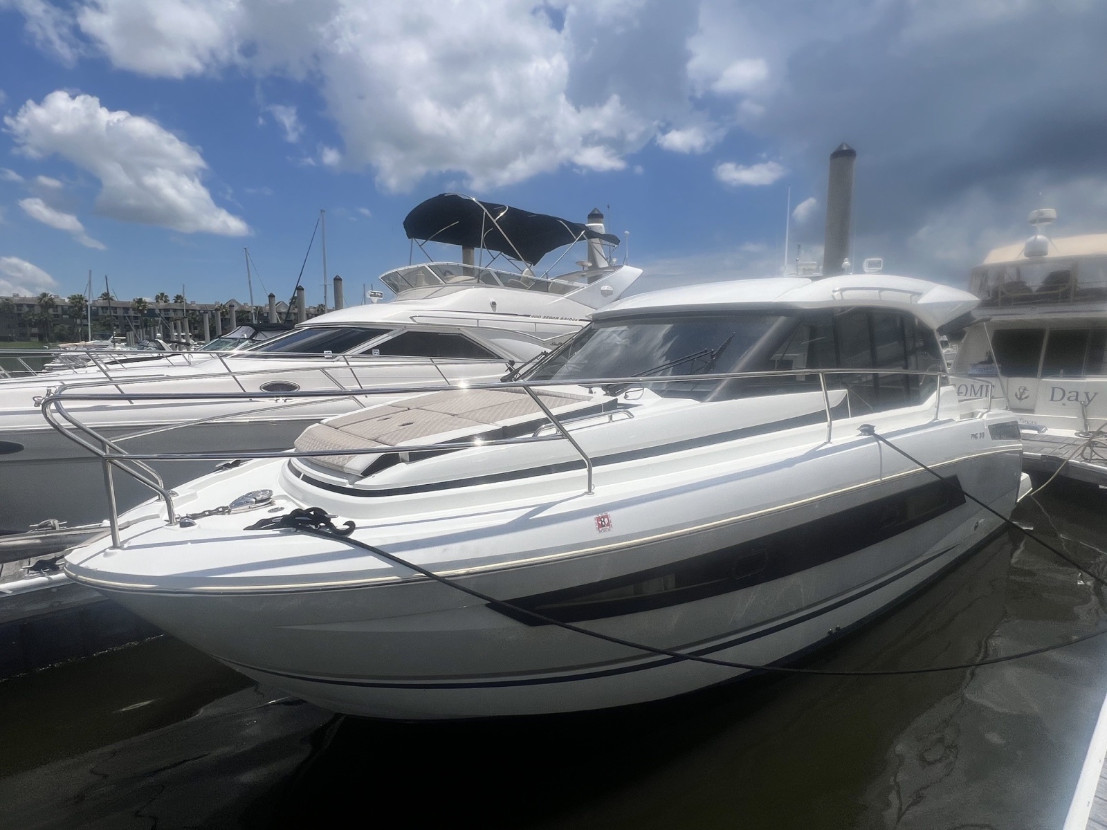 2019 Jeanneau NC 33