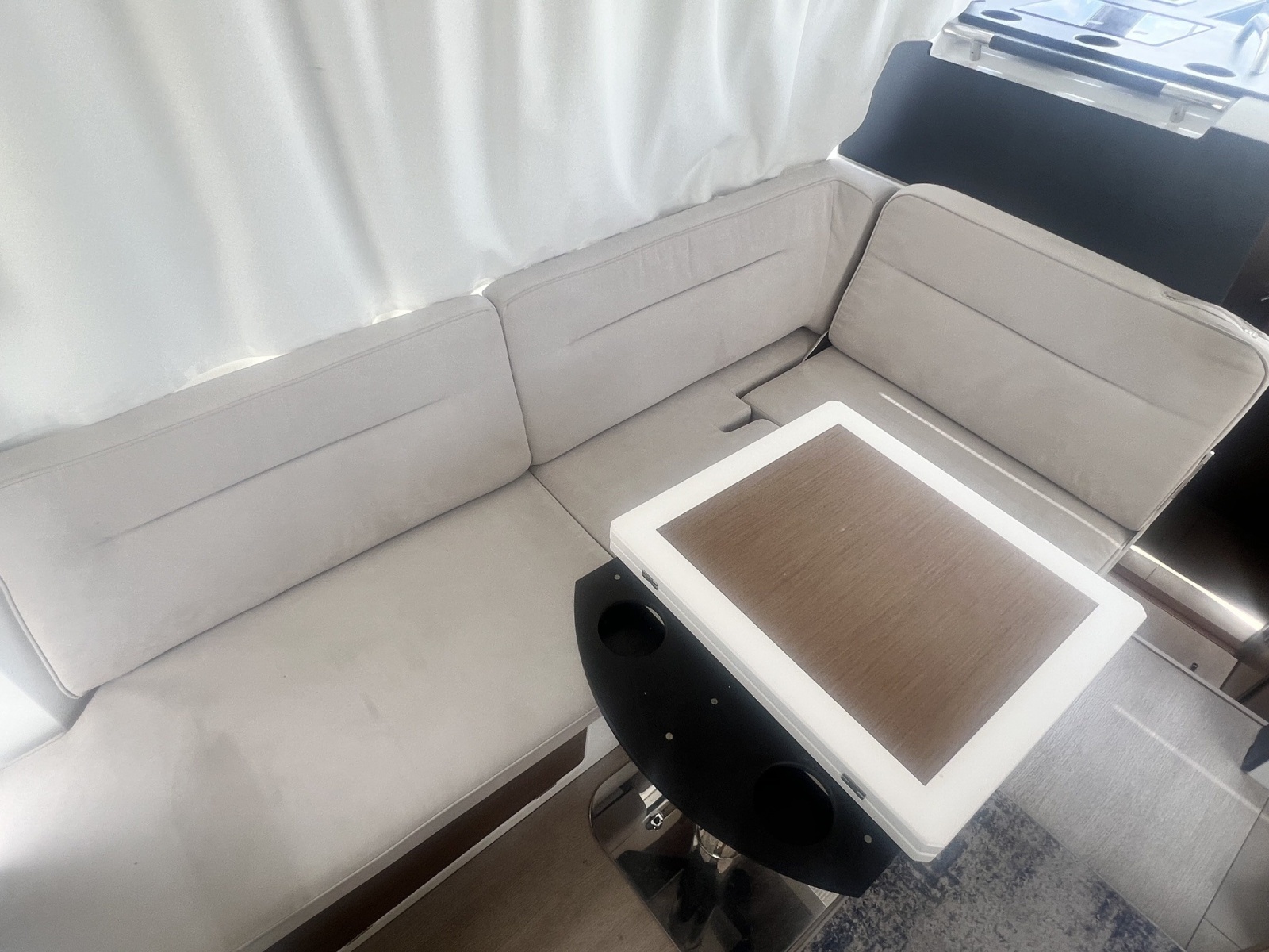 2019 Jeanneau NC 33