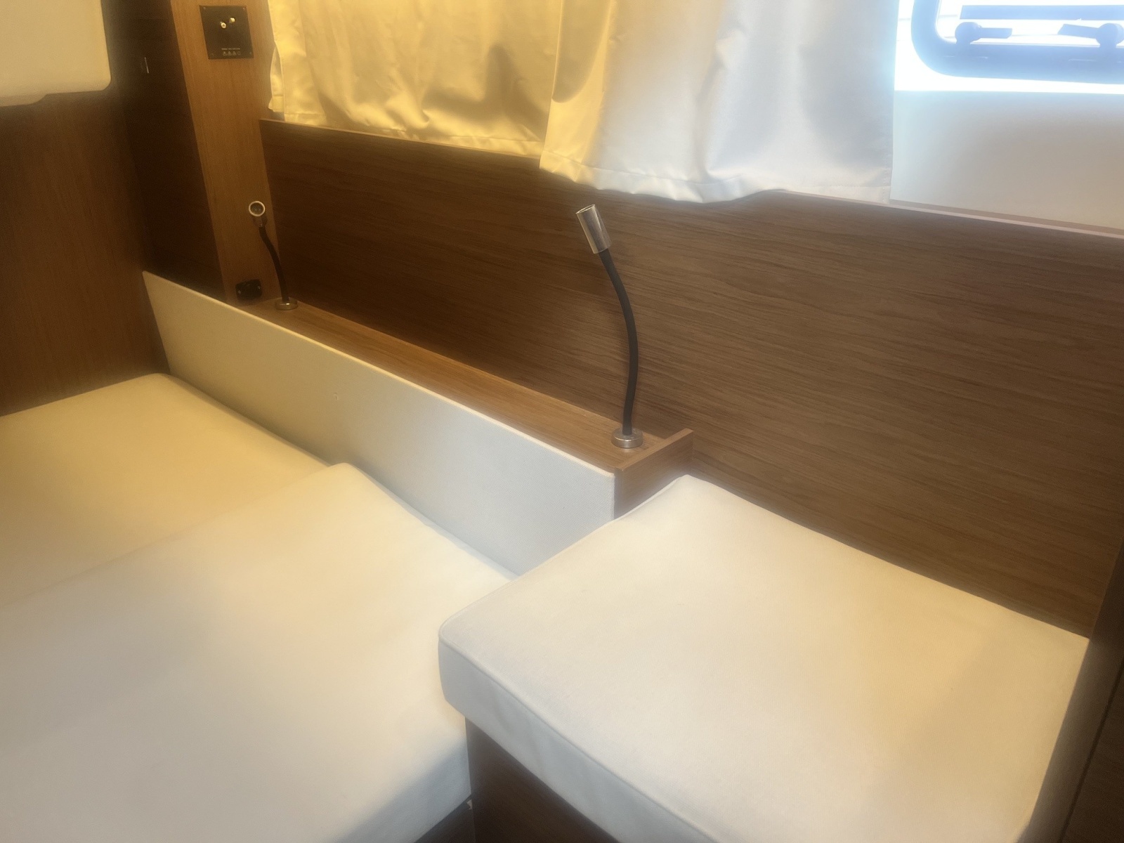 2019 Jeanneau NC 33
