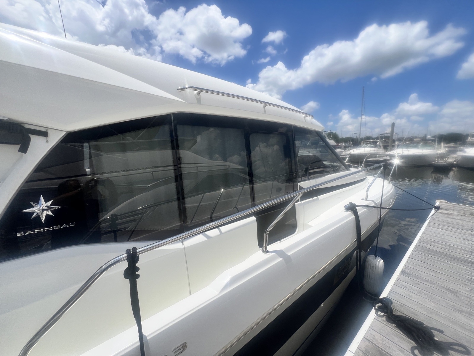2019 Jeanneau NC 33