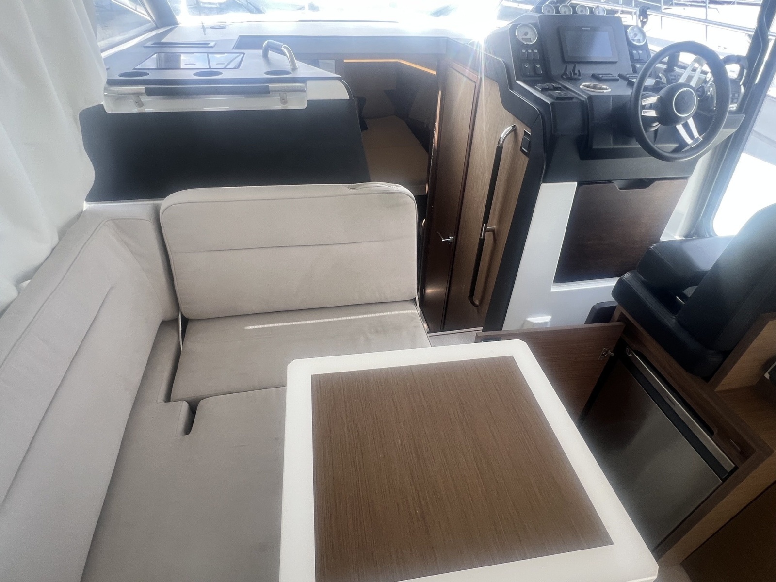 2019 Jeanneau NC 33