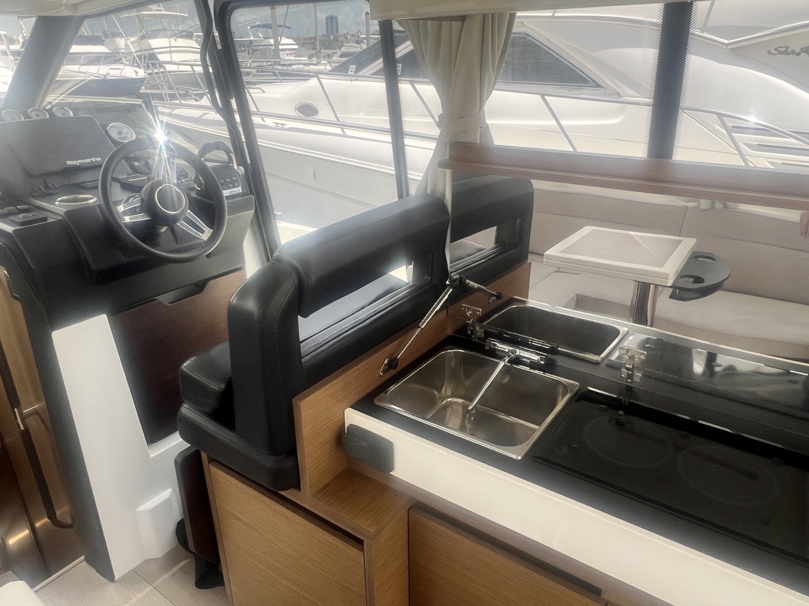 2019 Jeanneau NC 33