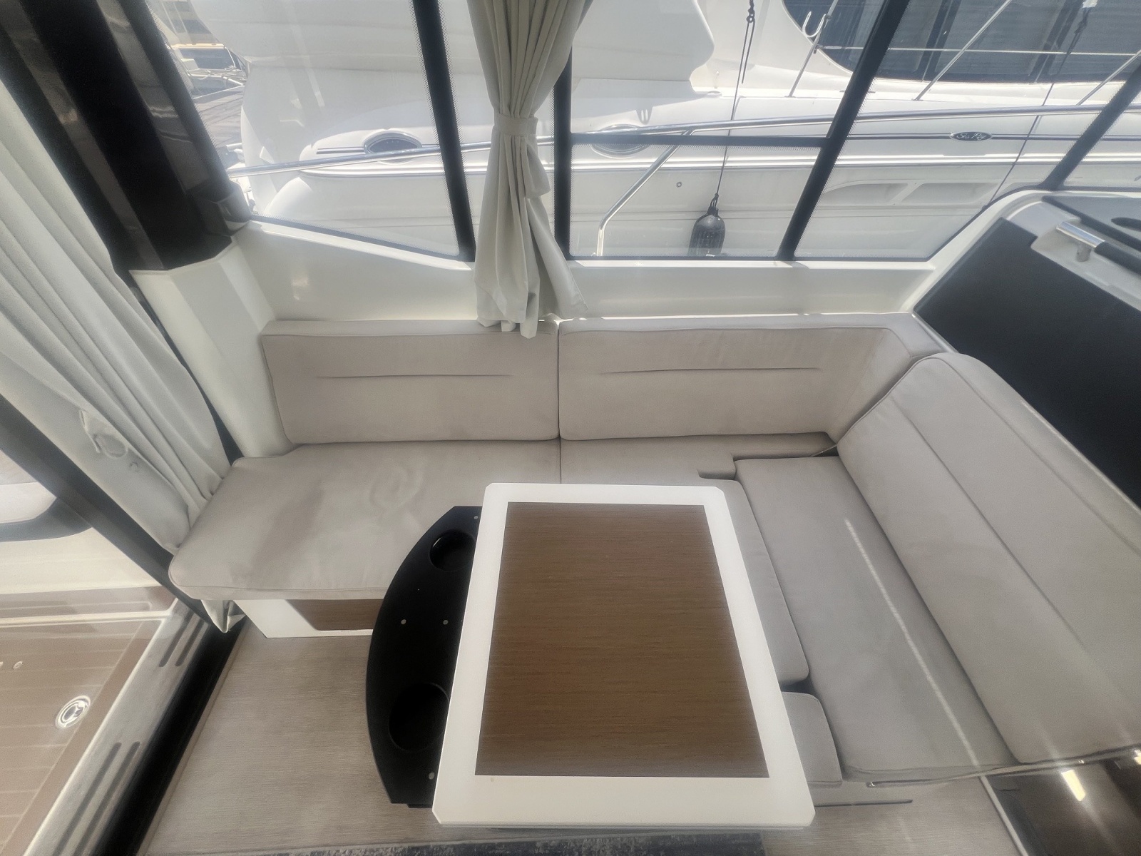 2019 Jeanneau NC 33