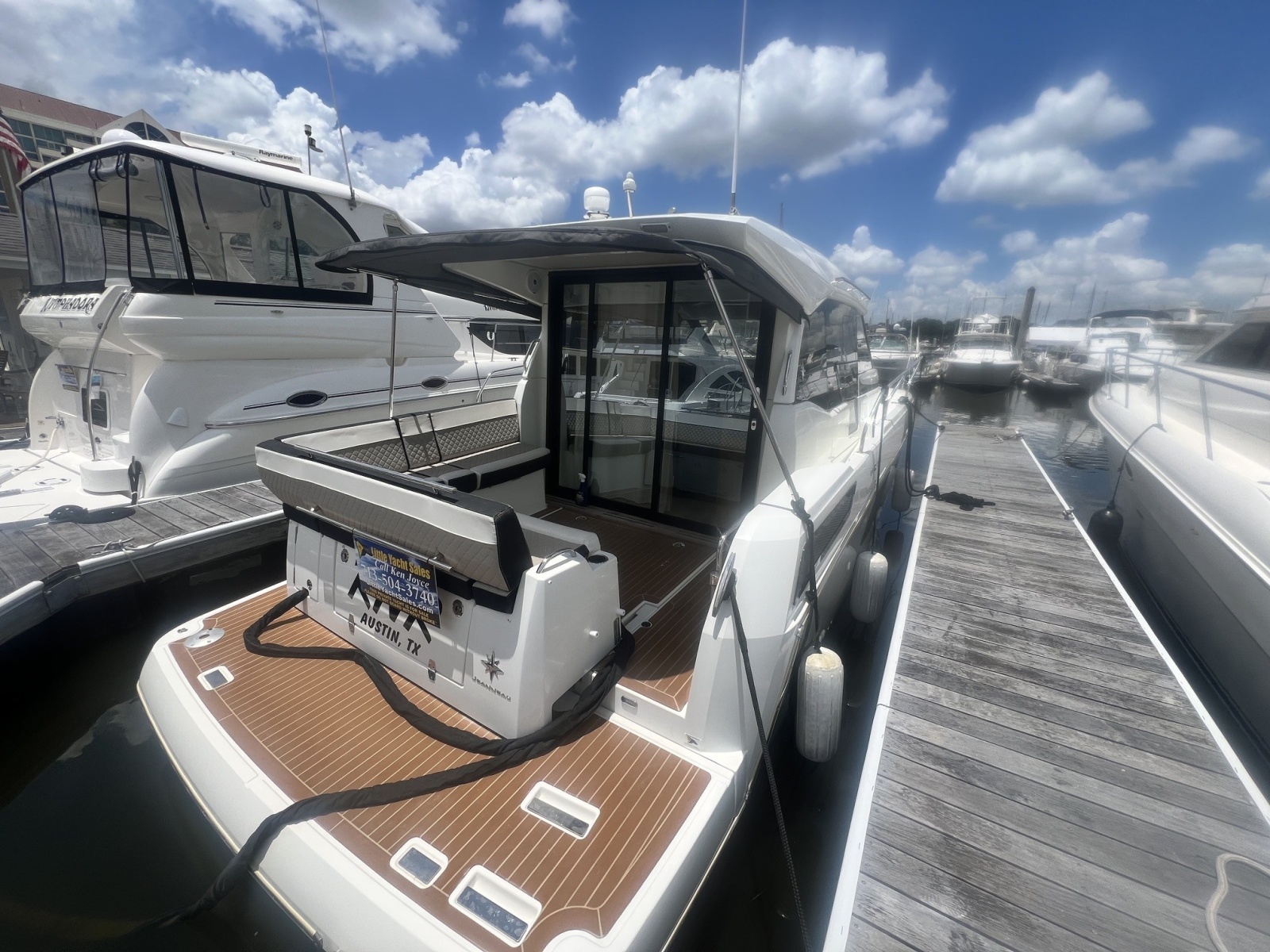 2019 Jeanneau NC 33
