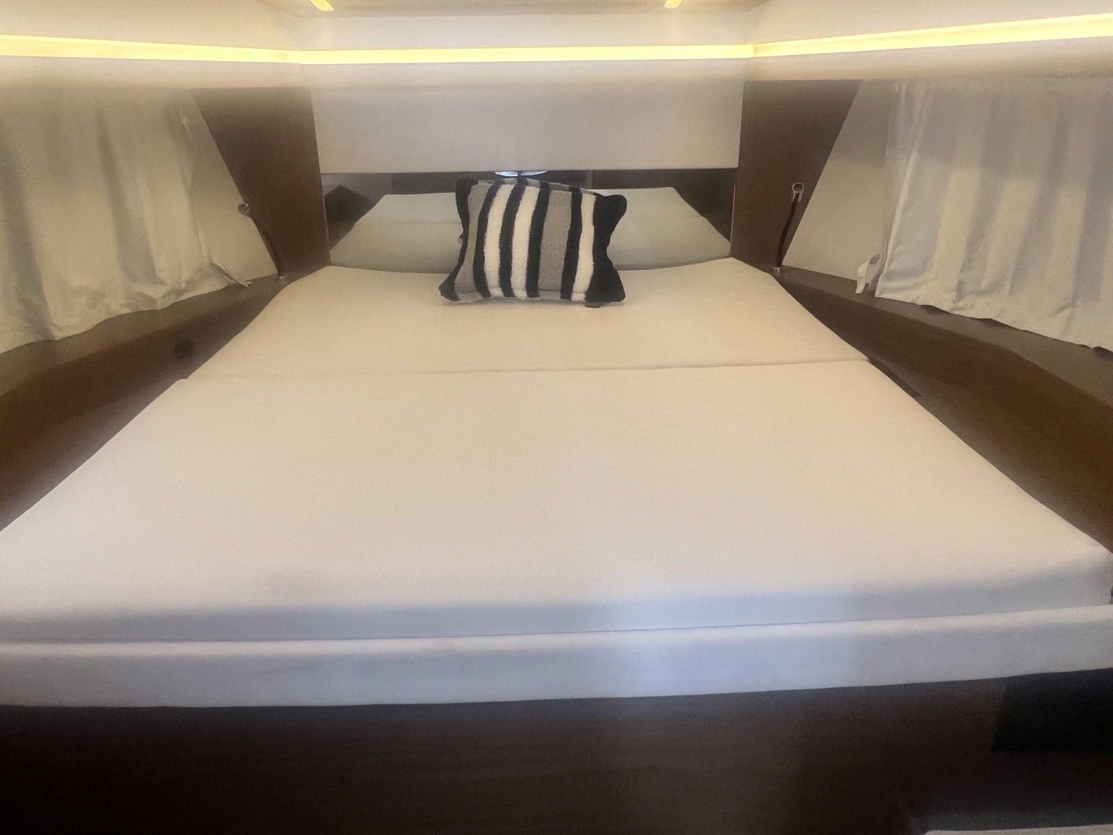 2019 Jeanneau NC 33