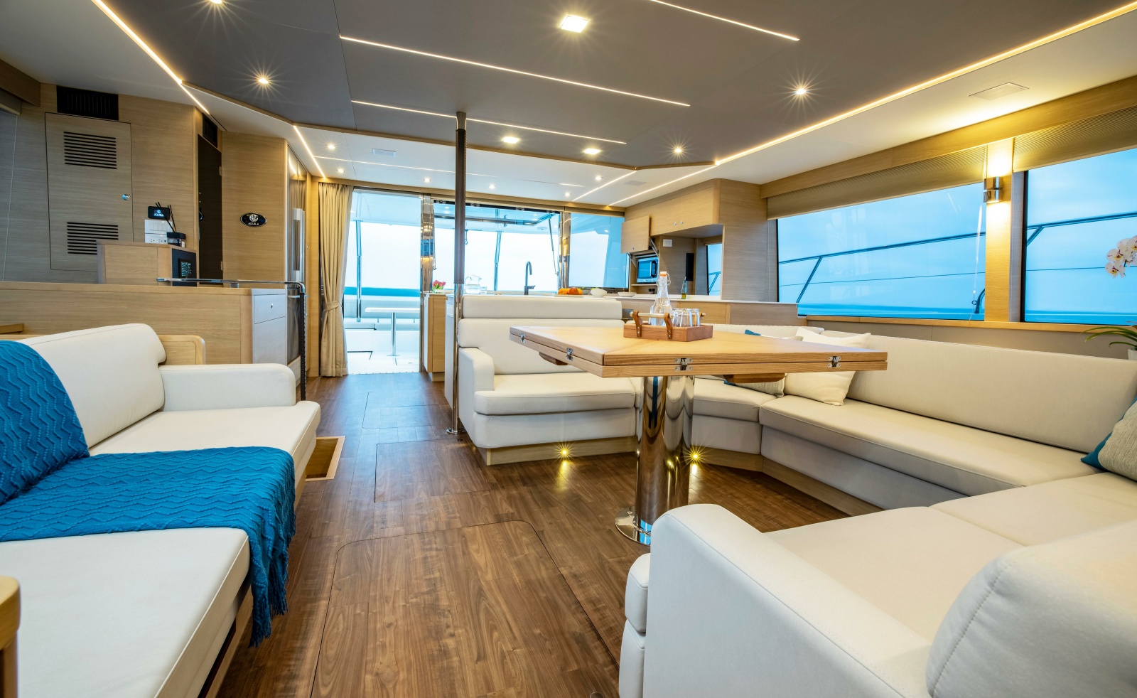 2025 Aquila 54 Yacht