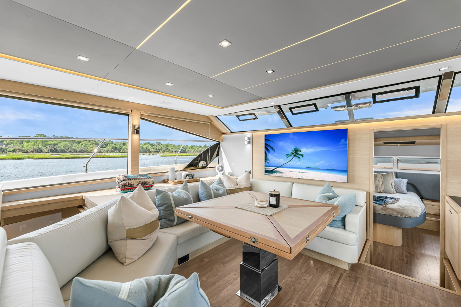 2025 Aquila 54 Yacht