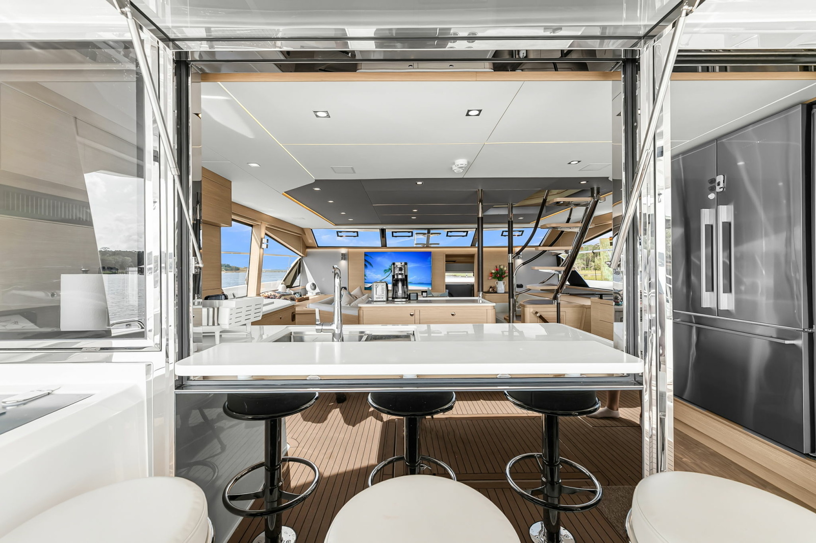 2025 Aquila 54 Yacht