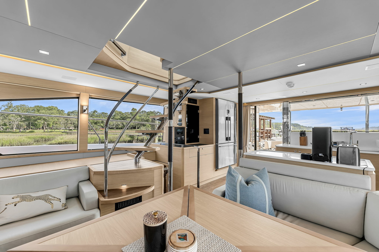 2025 Aquila 54 Yacht