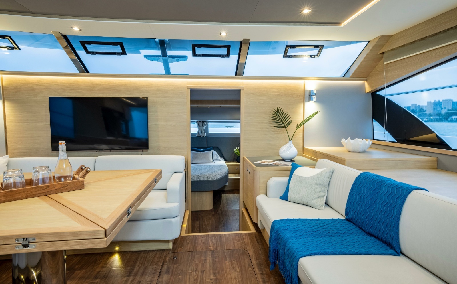 2025 Aquila 54 Yacht
