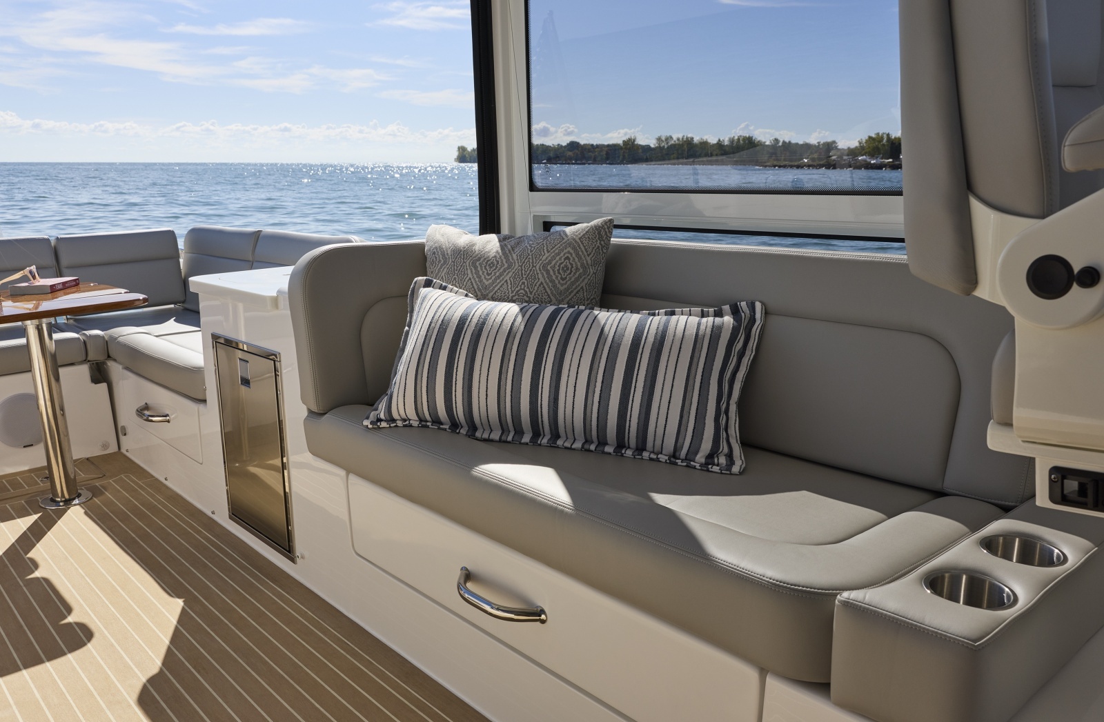 2027 MJM 38X