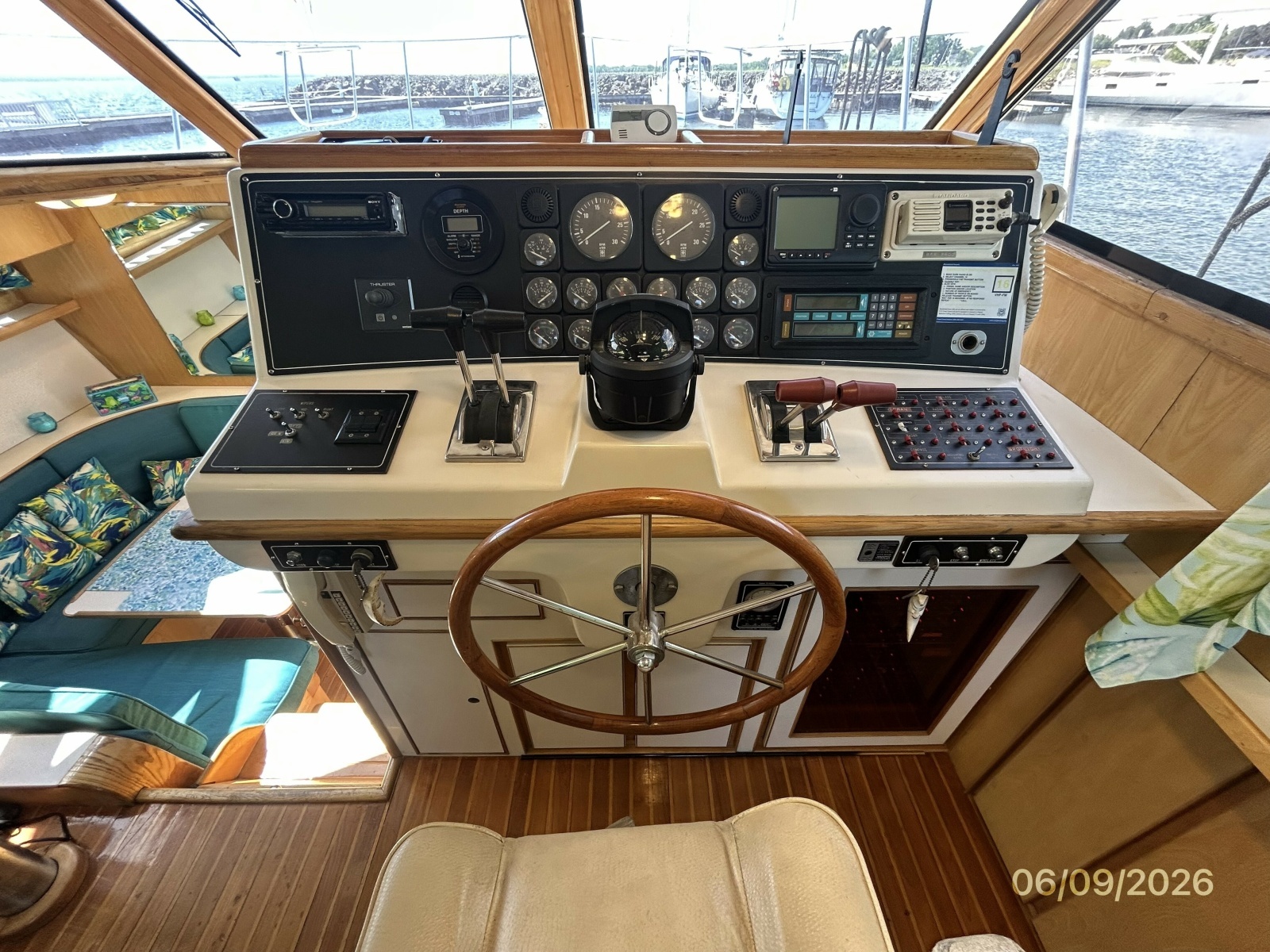 44' High Tech lower helm2