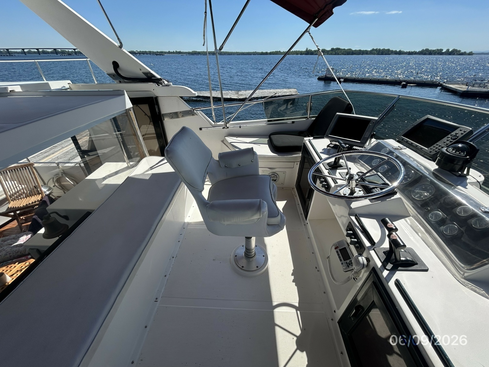 44' High Tech flybridge port