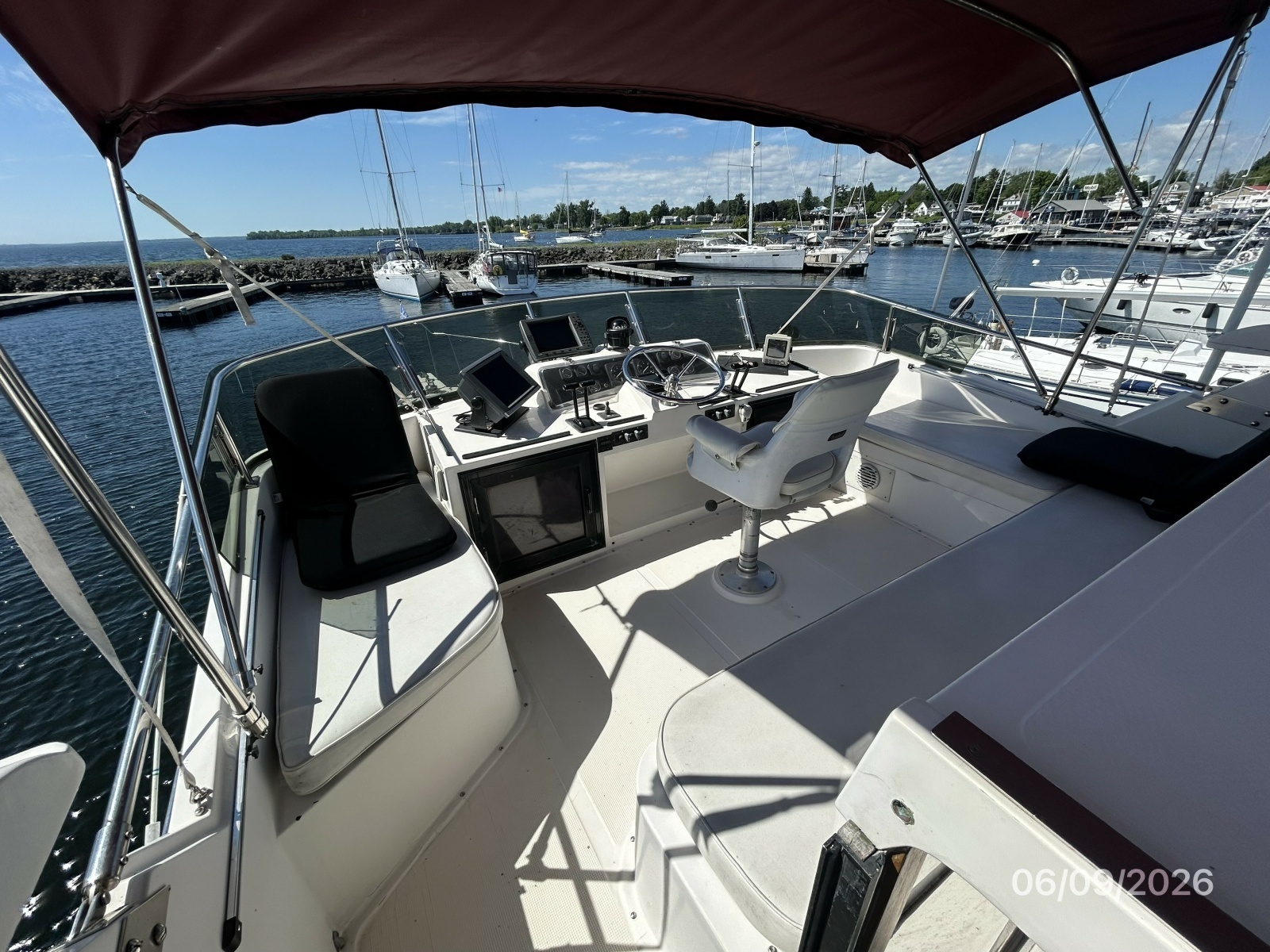 44' High Tech flybridge forward