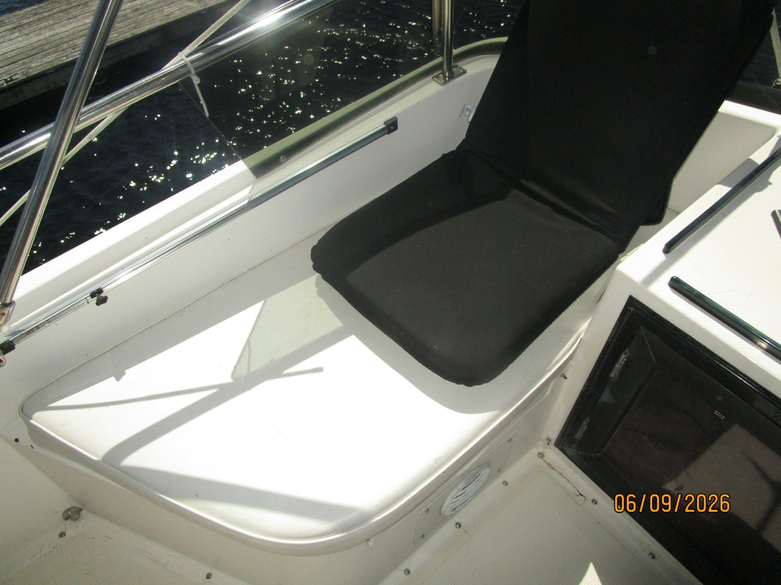 44' High Tech flybridge port forward seating