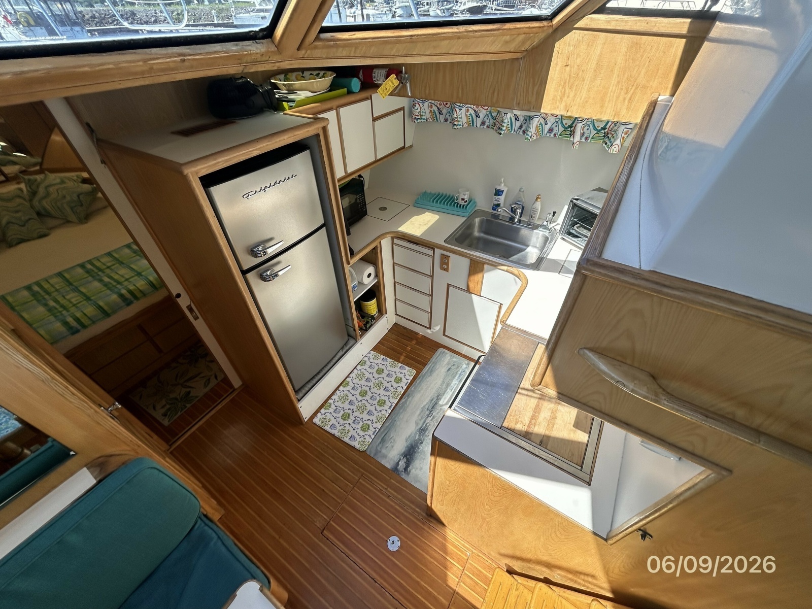 44' High Tech galley1