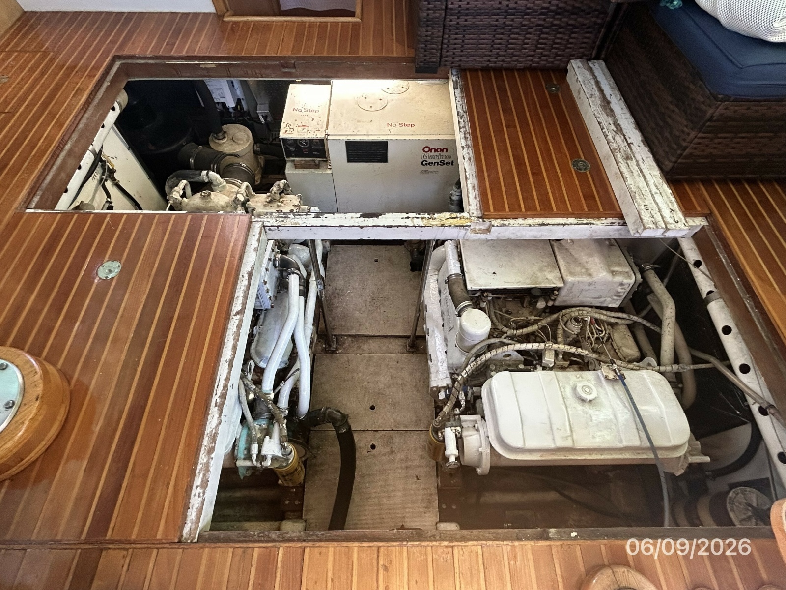 44' High Tech engine room access