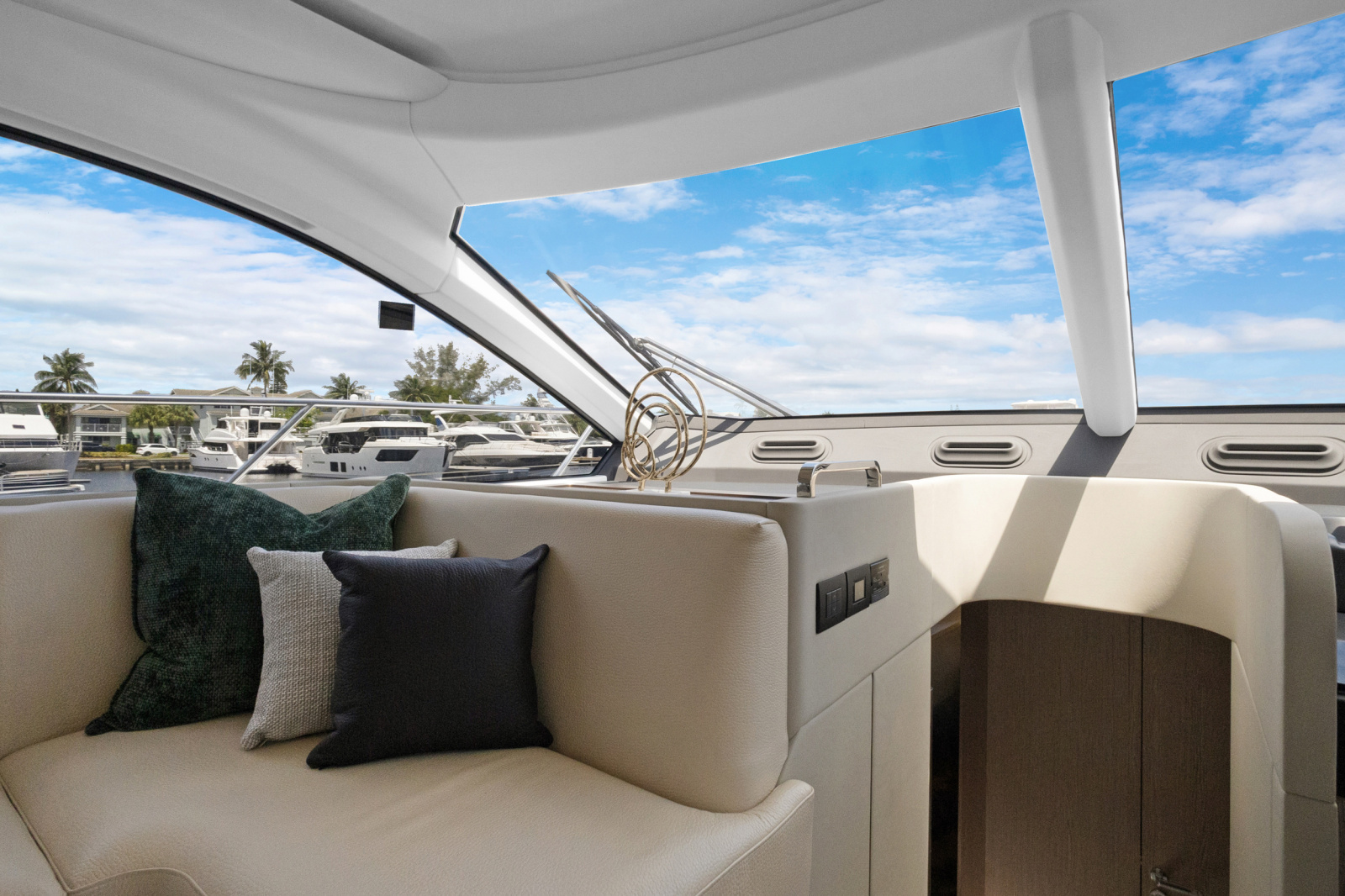 53ft Azimut Yacht For Sale