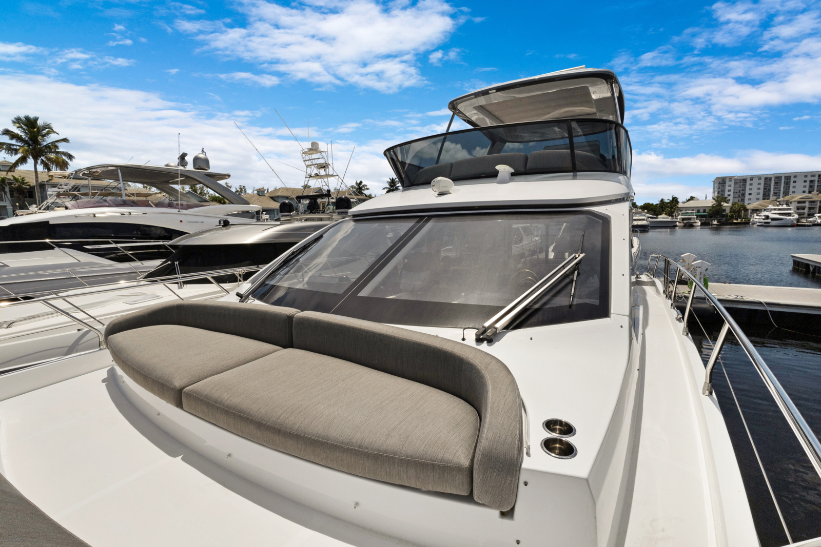 53ft Azimut Yacht For Sale