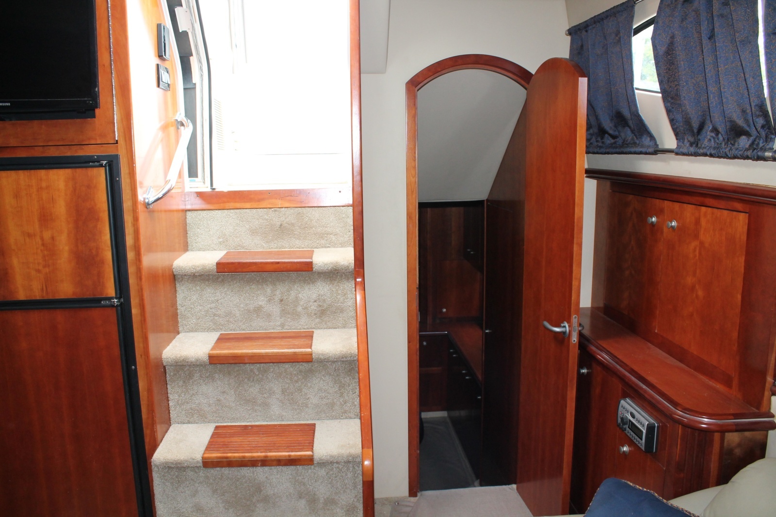 41ft Cruisers Yachts Yacht For Sale