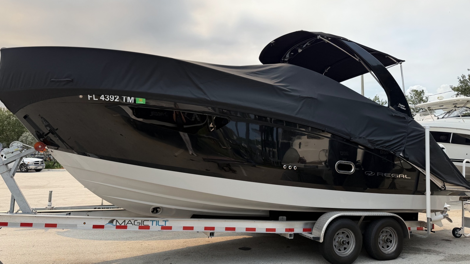 27ft Regal Yacht For Sale